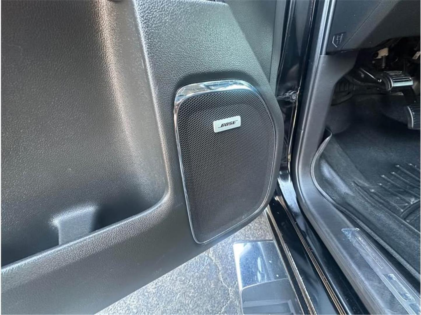 2016 Black /No Color GMC Sierra 1500 Crew Cab (3GTU2PEC0GG) with an V8, EcoTec3, 5.3 Liter engine, Auto, 8-Spd Overdrive transmission, located at 607 W Columbia Drive, Kennewick, WA, 99336, (509) 987-1069, 46.216743, -119.126404 - Photo#8