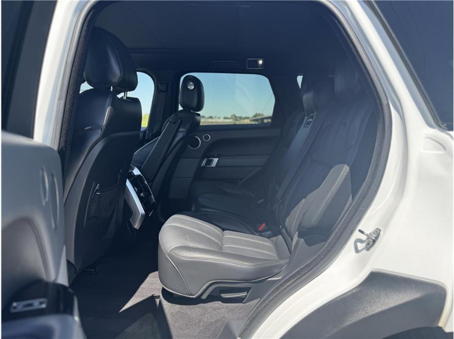 2015 White /No Color Land Rover Range Rover Sport (SALWR2VF6FA) with an V6, Supercharged, 3.0L engine, Auto, 8-Spd CmdShft transmission, located at 607 W Columbia Drive, Kennewick, WA, 99336, (509) 987-1069, 46.216743, -119.126404 - Photo#2