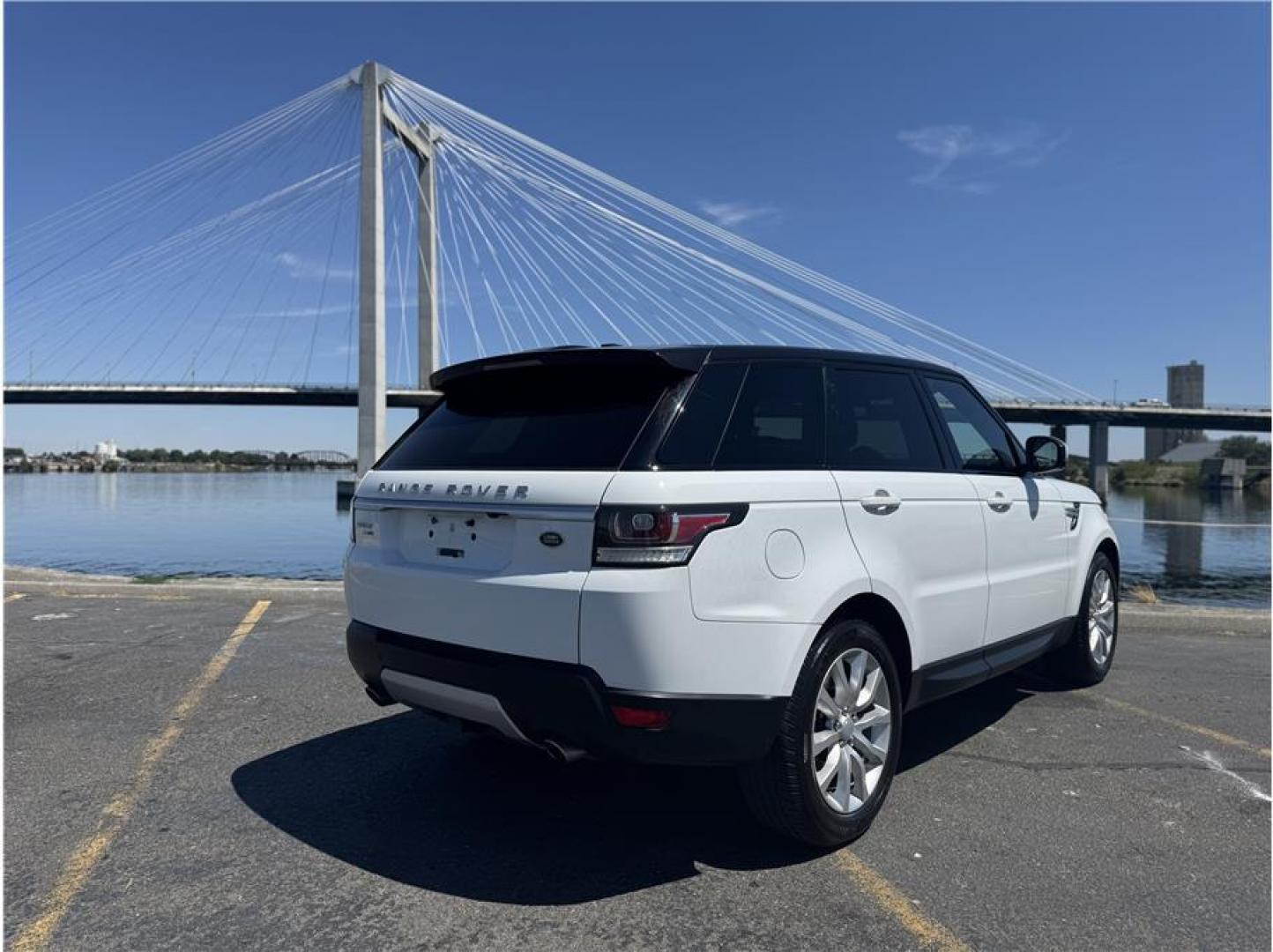 2015 White /No Color Land Rover Range Rover Sport (SALWR2VF6FA) with an V6, Supercharged, 3.0L engine, Auto, 8-Spd CmdShft transmission, located at 607 W Columbia Drive, Kennewick, WA, 99336, (509) 987-1069, 46.216743, -119.126404 - Photo#12