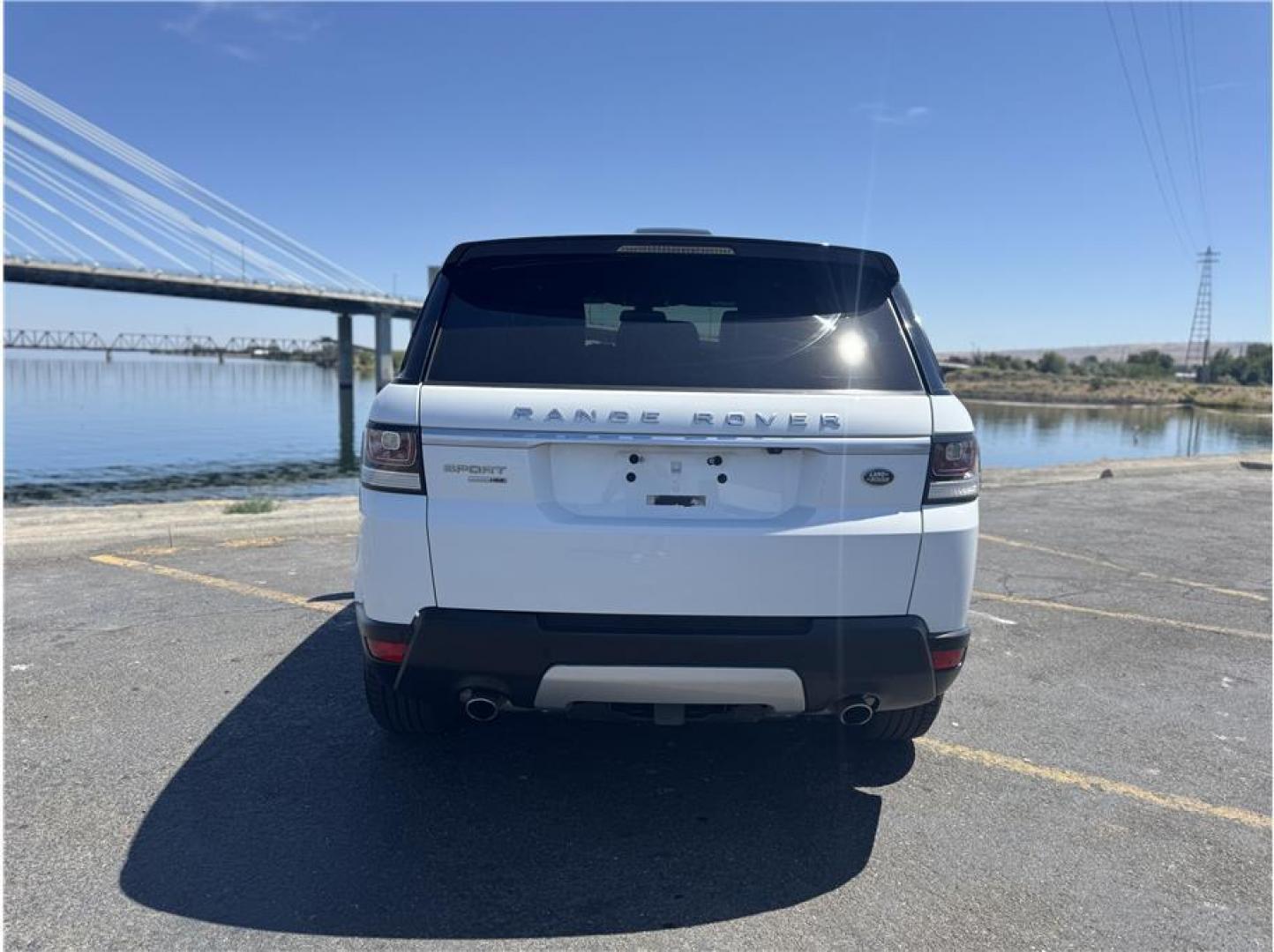 2015 White /No Color Land Rover Range Rover Sport (SALWR2VF6FA) with an V6, Supercharged, 3.0L engine, Auto, 8-Spd CmdShft transmission, located at 607 W Columbia Drive, Kennewick, WA, 99336, (509) 987-1069, 46.216743, -119.126404 - Photo#14