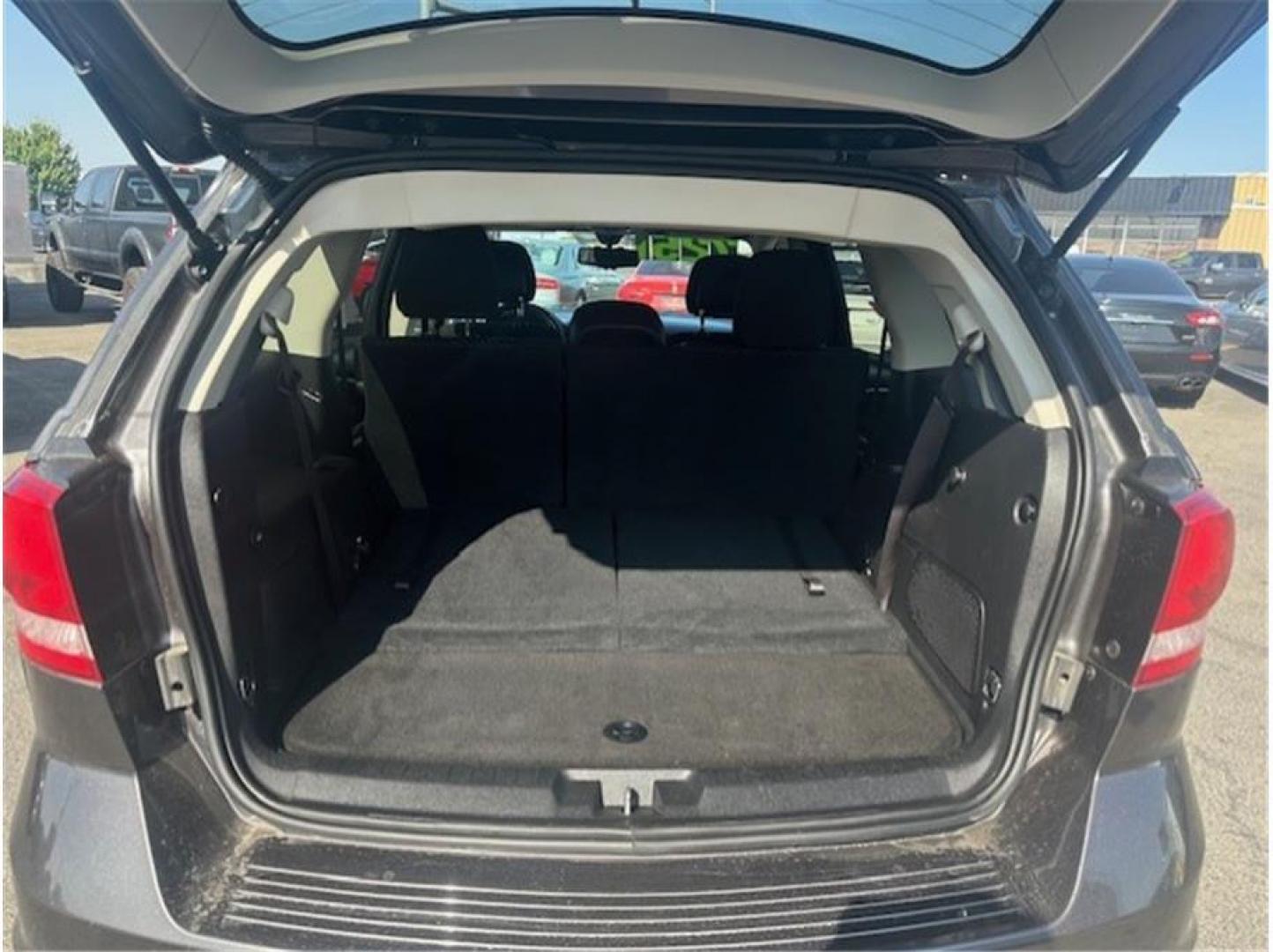 2016 Gray /No Color Dodge Journey (3C4PDDBG7GT) with an V6, 3.6 Liter engine, Auto, 6-Spd AutoStick transmission, located at 607 W Columbia Drive, Kennewick, WA, 99336, (509) 987-1069, 46.216743, -119.126404 - Photo#17