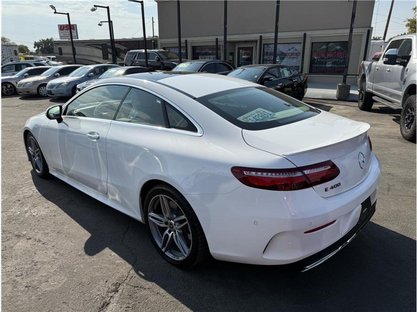 2018 White /No Color Mercedes-Benz E-Class (WDD1J6FB9JF) with an V6, Twin Turbo, 3.0 Liter engine, Auto, 9-Spd 9G-Tronic transmission, located at 607 W Columbia Drive, Kennewick, WA, 99336, (509) 987-1069, 46.216743, -119.126404 - Photo#2