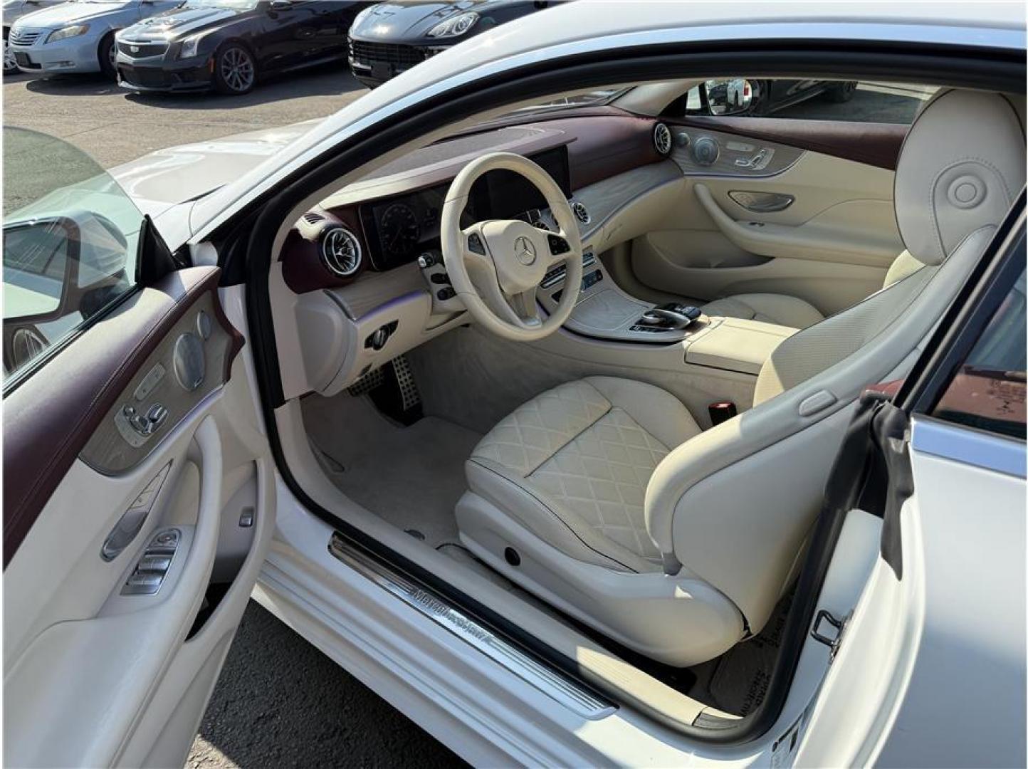 2018 White /No Color Mercedes-Benz E-Class (WDD1J6FB9JF) with an V6, Twin Turbo, 3.0 Liter engine, Auto, 9-Spd 9G-Tronic transmission, located at 607 W Columbia Drive, Kennewick, WA, 99336, (509) 987-1069, 46.216743, -119.126404 - Photo#9