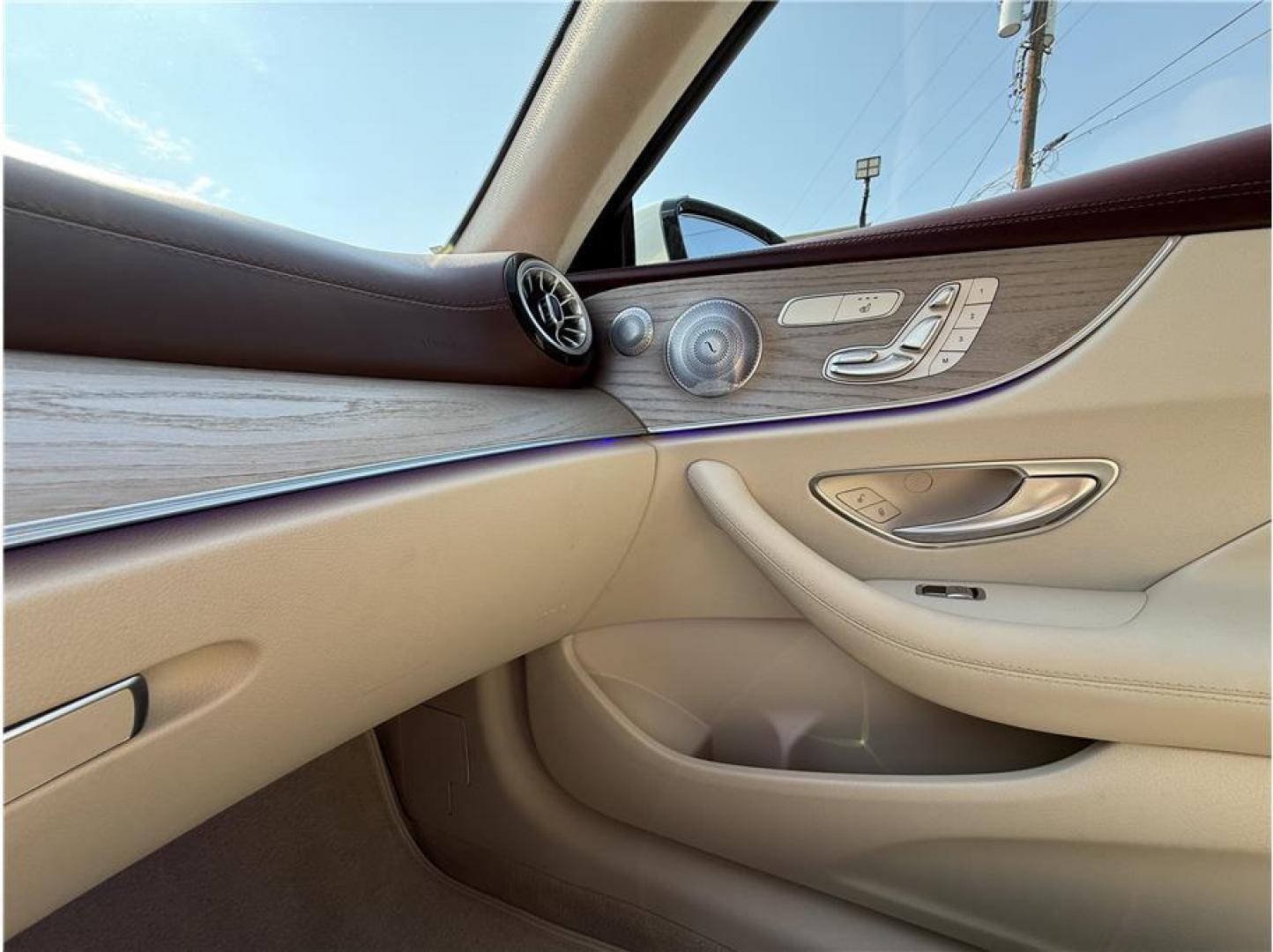 2018 White /No Color Mercedes-Benz E-Class (WDD1J6FB9JF) with an V6, Twin Turbo, 3.0 Liter engine, Auto, 9-Spd 9G-Tronic transmission, located at 607 W Columbia Drive, Kennewick, WA, 99336, (509) 987-1069, 46.216743, -119.126404 - Photo#12