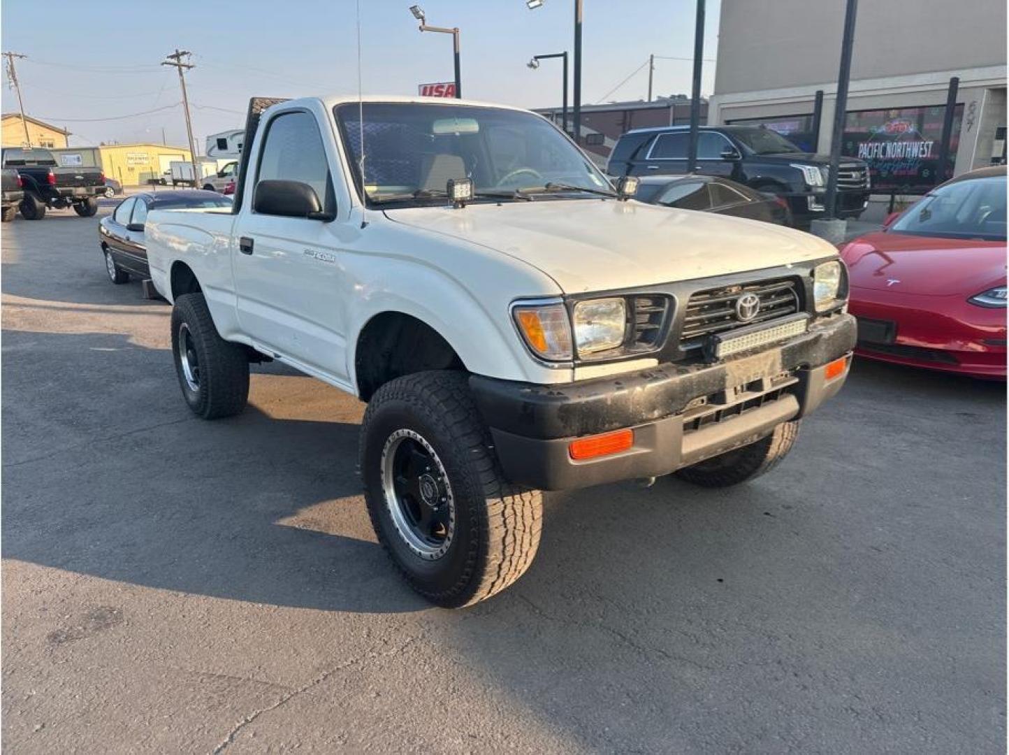 1996 White /No Color Toyota Tacoma Regular Cab (4TAPM62N2TZ) with an 4-Cyl, 2.7 Liter engine, Manual, 5-Spd transmission, located at 607 W Columbia Drive, Kennewick, WA, 99336, (509) 987-1069, 46.216743, -119.126404 - Photo#7