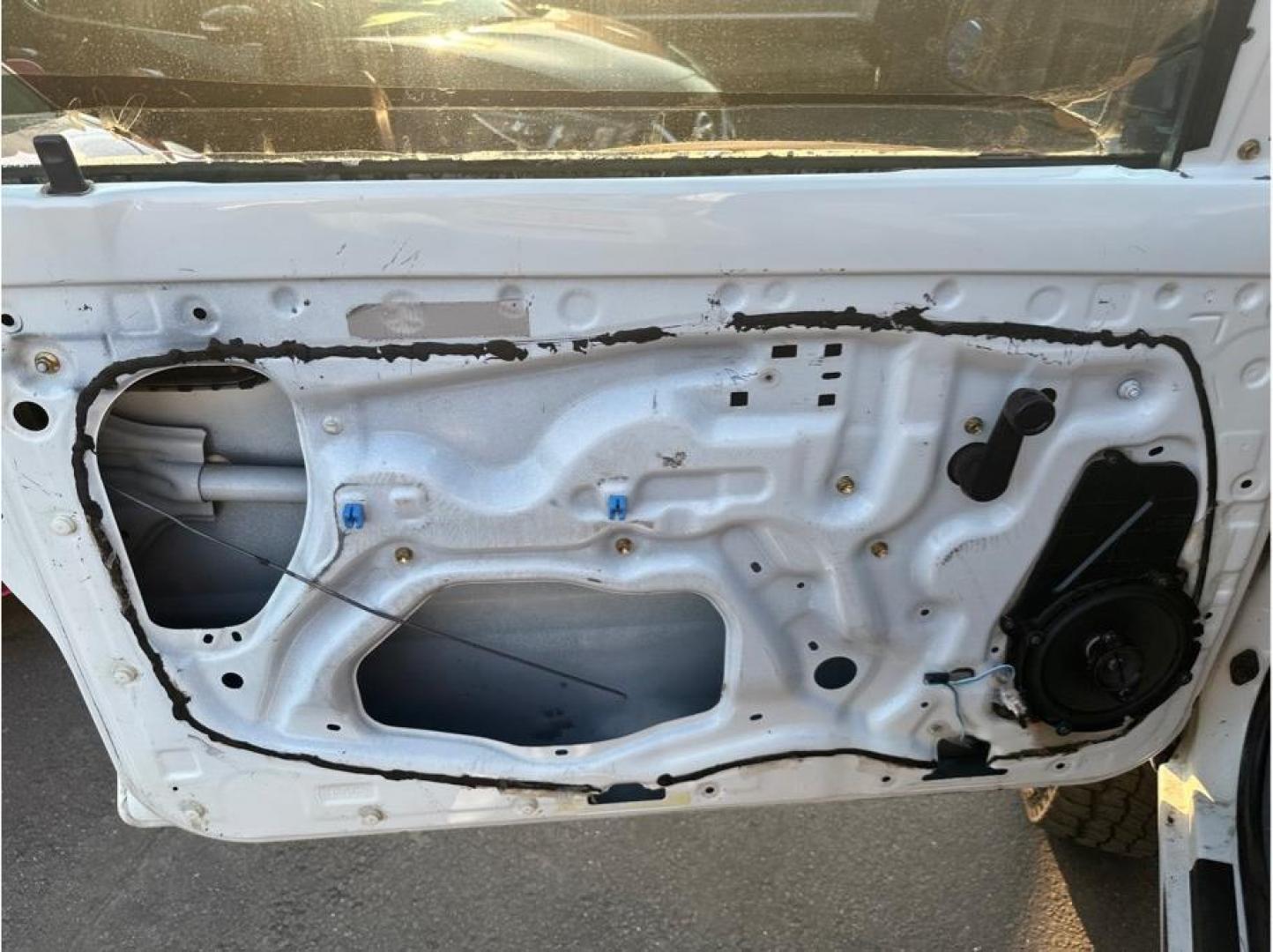 1996 White /No Color Toyota Tacoma Regular Cab (4TAPM62N2TZ) with an 4-Cyl, 2.7 Liter engine, Manual, 5-Spd transmission, located at 607 W Columbia Drive, Kennewick, WA, 99336, (509) 987-1069, 46.216743, -119.126404 - Photo#10