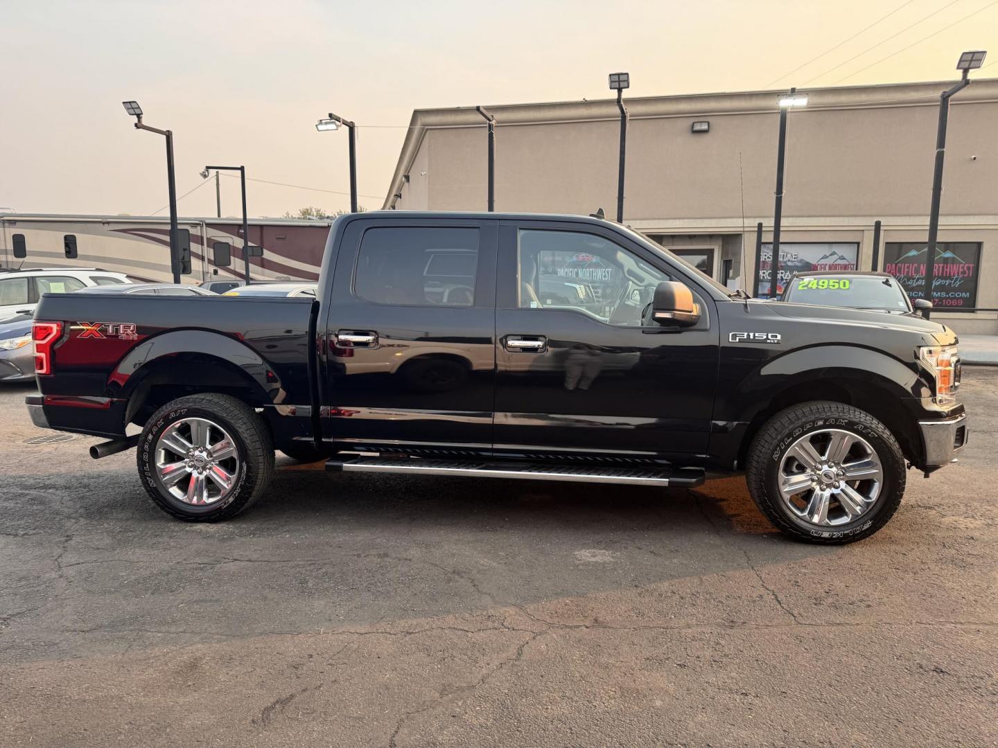 2019 Black /No Color Ford F150 SuperCrew Cab (1FTEW1E42KF) with an V6, EcoBoost, Twin Turbo, 3.5 Liter engine, Automatic, 6-Spd w/SelectShift transmission, located at 607 W Columbia Drive, Kennewick, WA, 99336, (509) 987-1069, 46.216743, -119.126404 - Photo#5