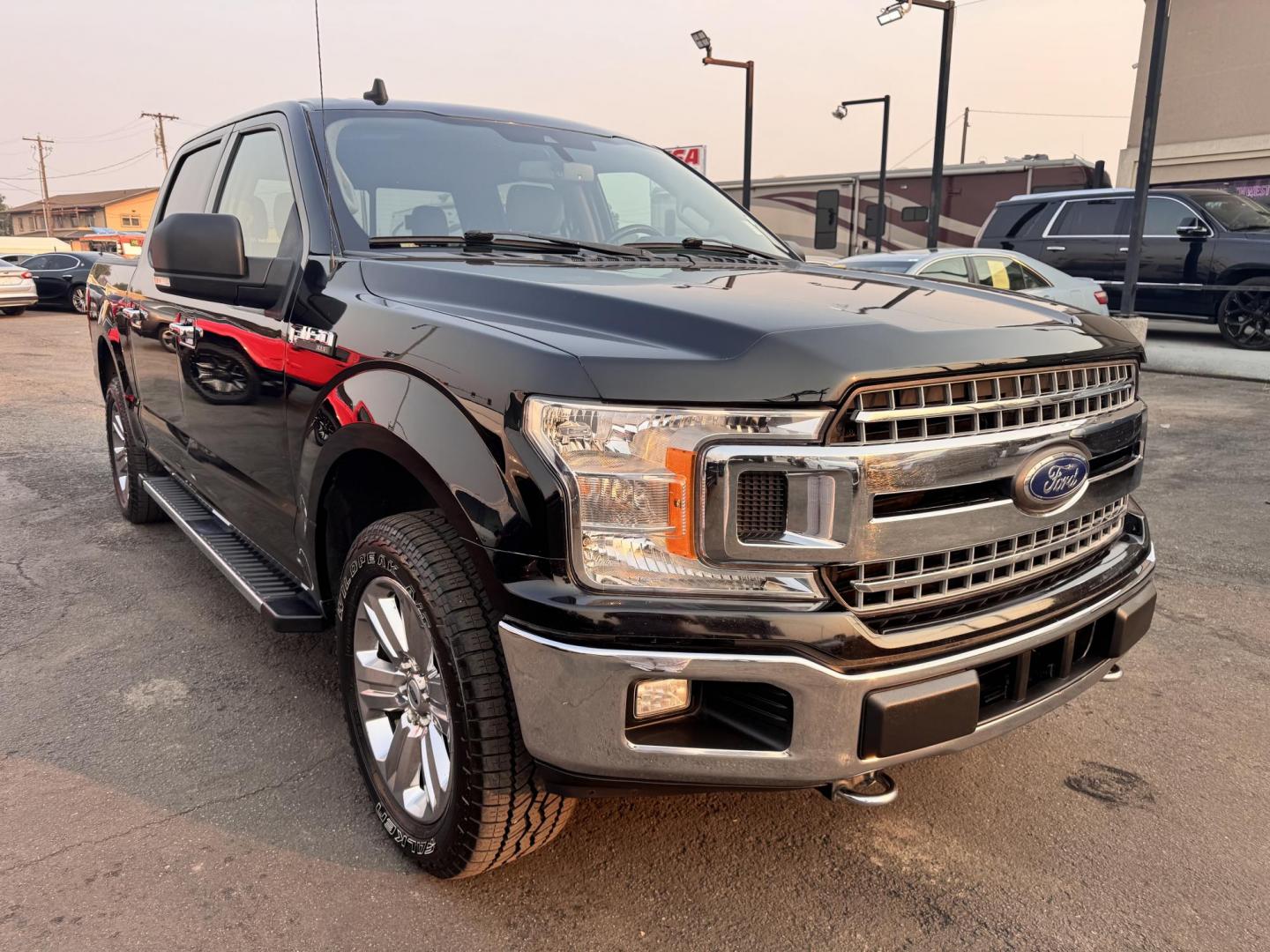 2019 Black /No Color Ford F150 SuperCrew Cab (1FTEW1E42KF) with an V6, EcoBoost, Twin Turbo, 3.5 Liter engine, Automatic, 6-Spd w/SelectShift transmission, located at 607 W Columbia Drive, Kennewick, WA, 99336, (509) 987-1069, 46.216743, -119.126404 - Photo#6