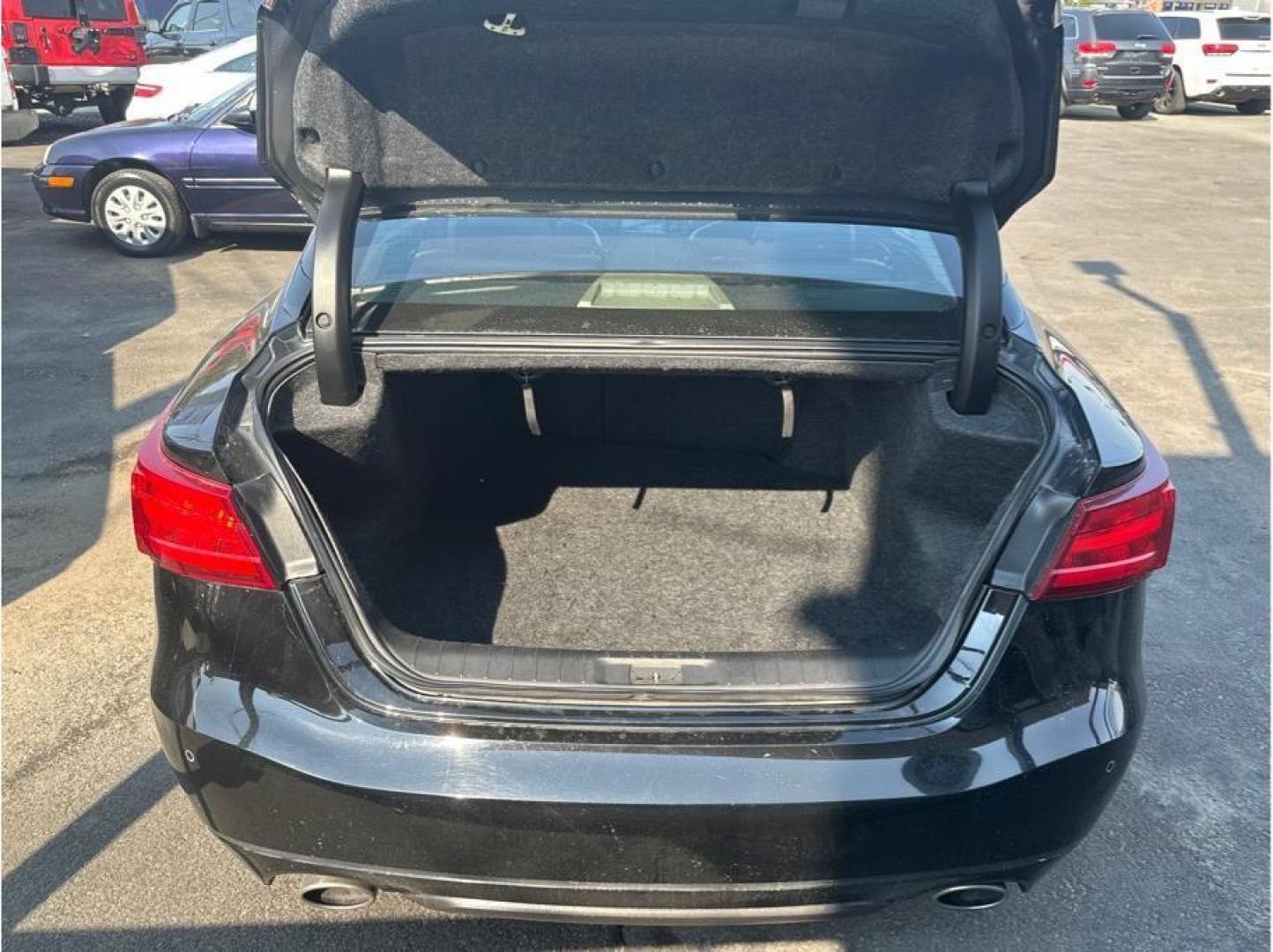 2018 Black /No Color Nissan Maxima (1N4AA6AP1JC) with an V6, 3.5 Liter engine, Auto, Xtronic CVT transmission, located at 607 W Columbia Drive, Kennewick, WA, 99336, (509) 987-1069, 46.216743, -119.126404 - Photo#16