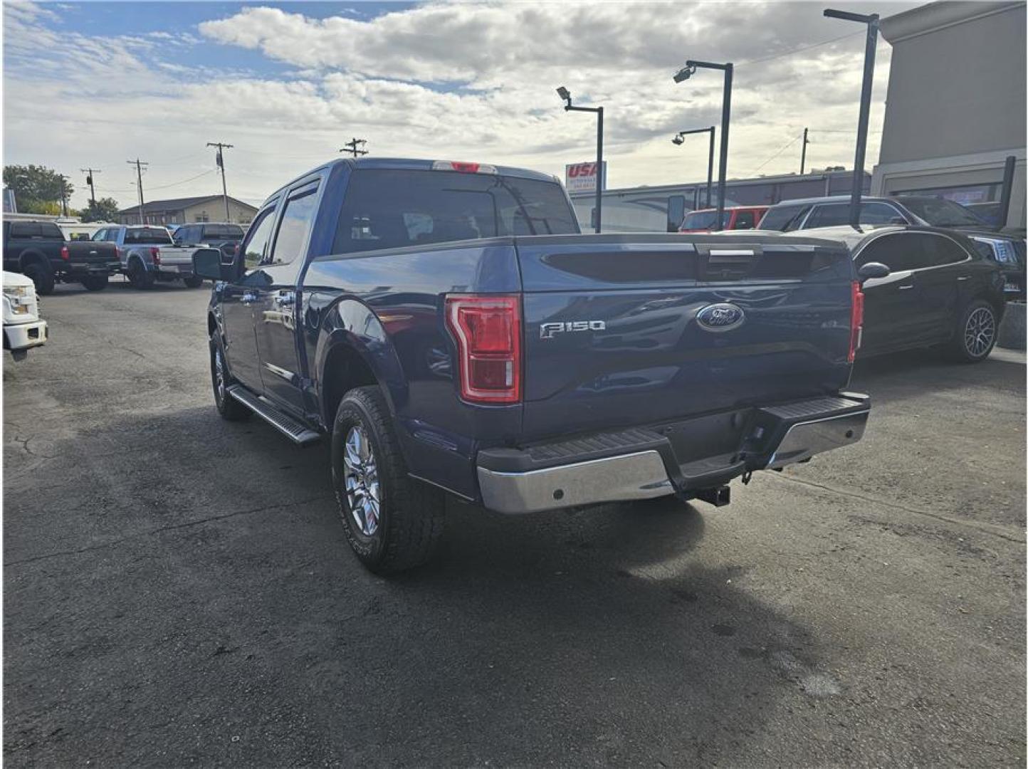 2015 Blue /No Color Ford F150 SuperCrew Cab (1FTEW1EP2FK) with an V6, EcoBoost, TT, 2.7L engine, Automatic, 6-Spd transmission, located at 607 W Columbia Drive, Kennewick, WA, 99336, (509) 987-1069, 46.216743, -119.126404 - Photo#2