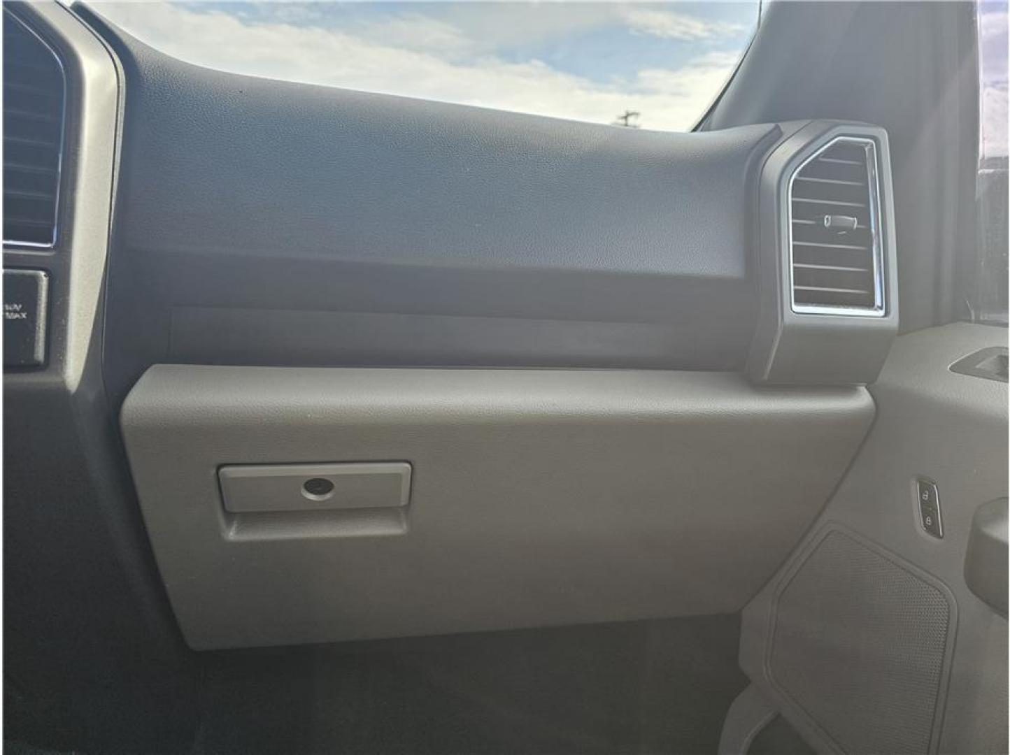 2015 Blue /No Color Ford F150 SuperCrew Cab (1FTEW1EP2FK) with an V6, EcoBoost, TT, 2.7L engine, Automatic, 6-Spd transmission, located at 607 W Columbia Drive, Kennewick, WA, 99336, (509) 987-1069, 46.216743, -119.126404 - Photo#15