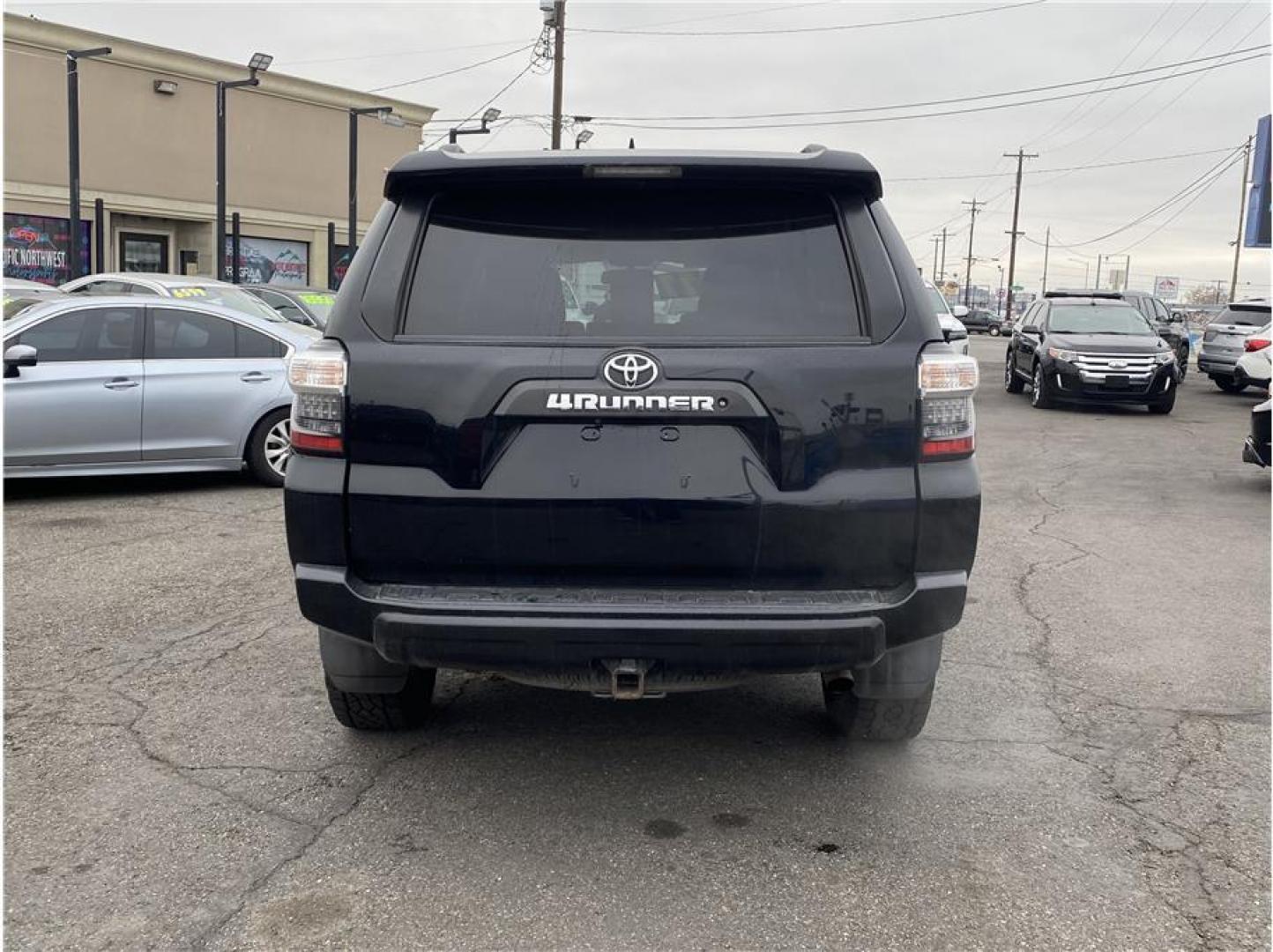 2015 Black /No Color Toyota 4Runner (JTEBU5JR5F5) with an V6, 4.0 Liter engine, Auto, 5-Spd SeqShft transmission, located at 607 W Columbia Drive, Kennewick, WA, 99336, (509) 987-1069, 46.216743, -119.126404 - Photo#5