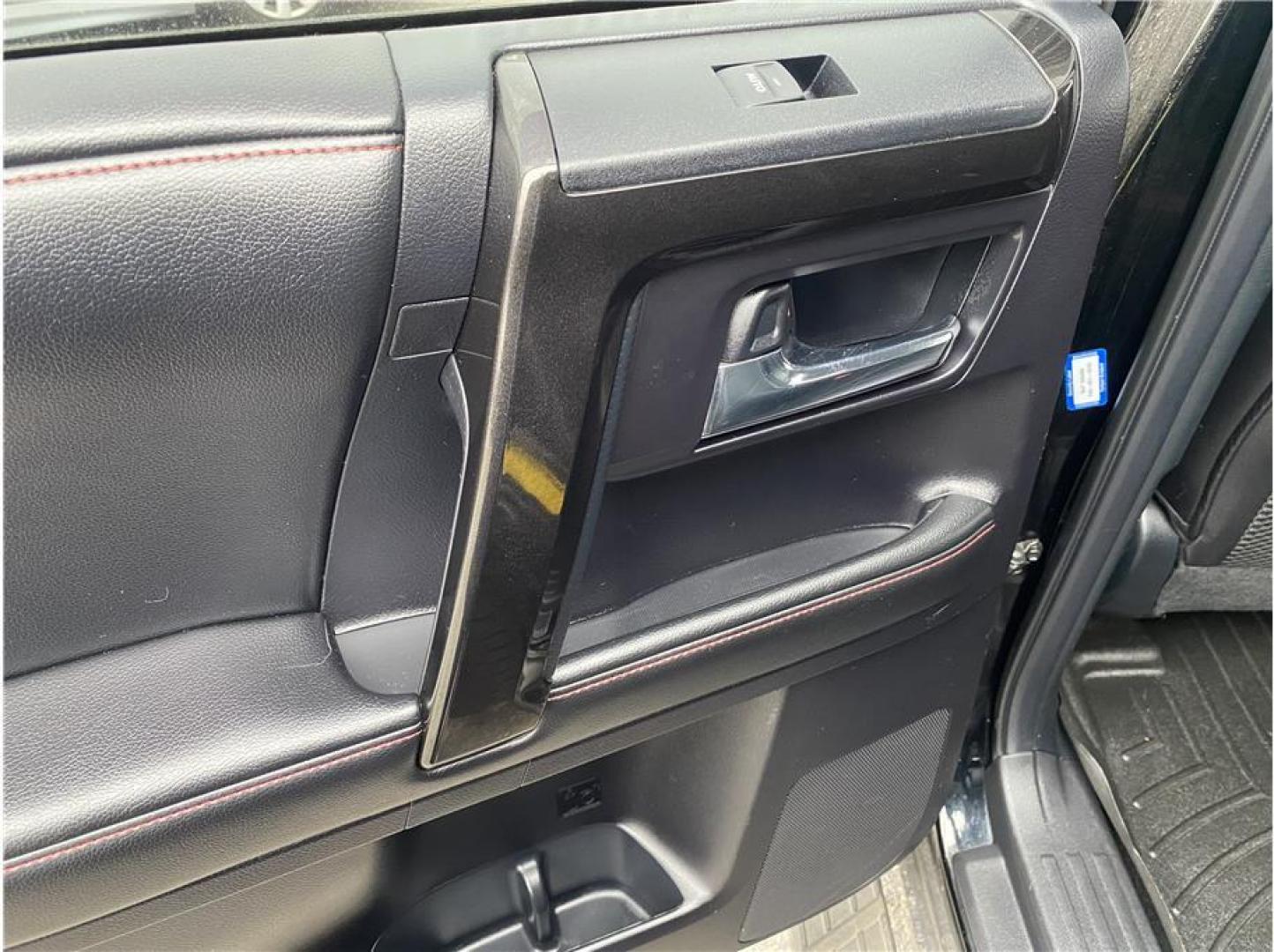 2015 Black /No Color Toyota 4Runner (JTEBU5JR5F5) with an V6, 4.0 Liter engine, Auto, 5-Spd SeqShft transmission, located at 607 W Columbia Drive, Kennewick, WA, 99336, (509) 987-1069, 46.216743, -119.126404 - Photo#18