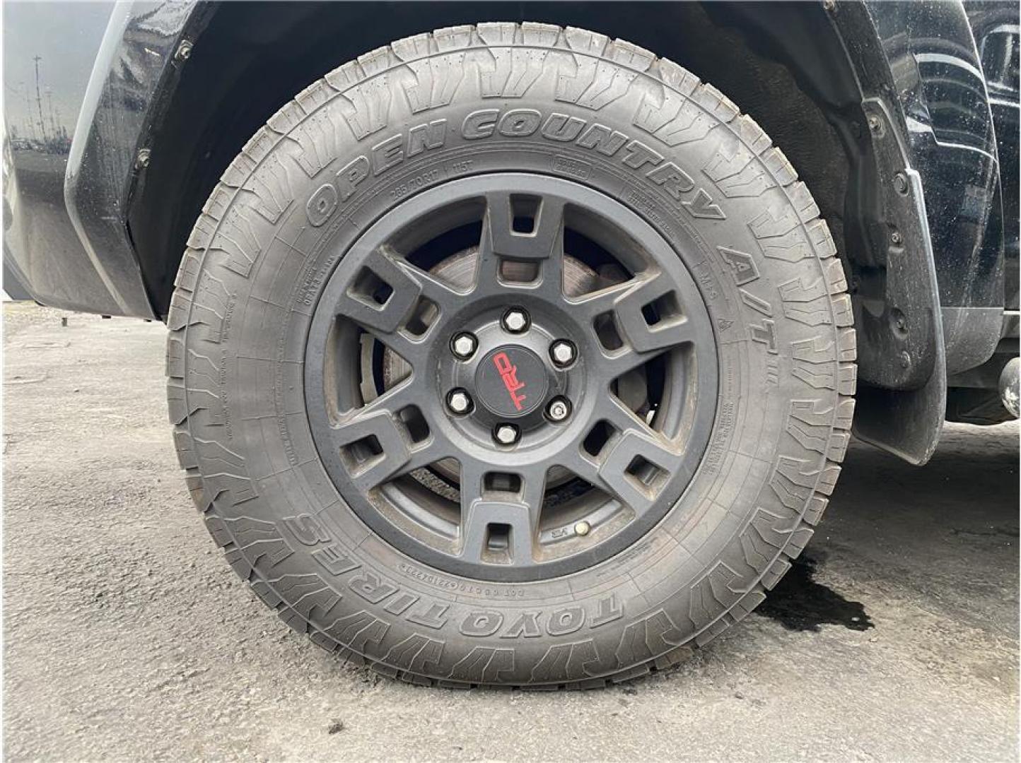 2015 Black /No Color Toyota 4Runner (JTEBU5JR5F5) with an V6, 4.0 Liter engine, Auto, 5-Spd SeqShft transmission, located at 607 W Columbia Drive, Kennewick, WA, 99336, (509) 987-1069, 46.216743, -119.126404 - Photo#21