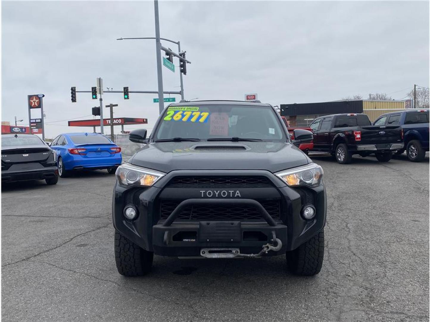 2015 Black /No Color Toyota 4Runner SR5 Premium (JTEBU5JR5F5) with an V6, 4.0 Liter engine, Auto, 5-Spd SeqShft transmission, located at 607 W Columbia Drive, Kennewick, WA, 99336, (509) 987-1069, 46.216743, -119.126404 - The 2015 Toyota 4Runner SR5 Premium 4x4 delivers legendary reliability, strong V6 performance, and enhanced off-road capability with upgraded TRD Pro-style features. Powered by a durable 4.0L V6 engine, this 4Runner offers dependable performance and towing capability of up to 5,000 pounds, while ach - Photo#1