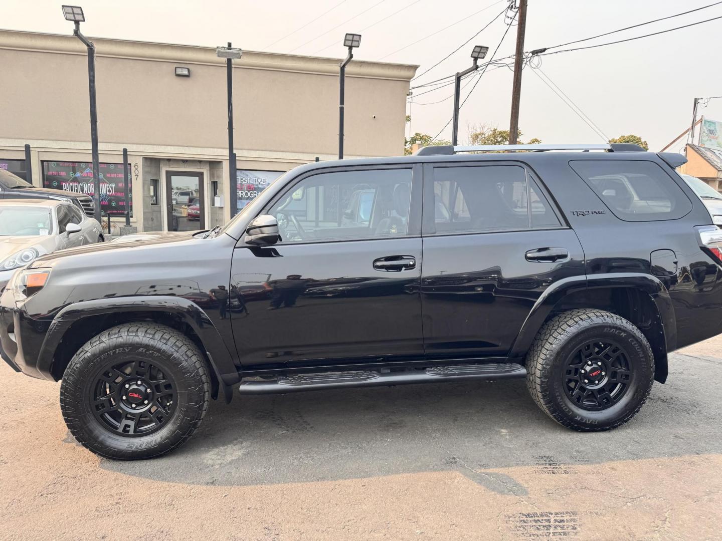 2015 Black /No Color Toyota 4Runner (JTEBU5JR5F5) with an V6, 4.0 Liter engine, Auto, 5-Spd SeqShft transmission, located at 607 W Columbia Drive, Kennewick, WA, 99336, (509) 987-1069, 46.216743, -119.126404 - Photo#1