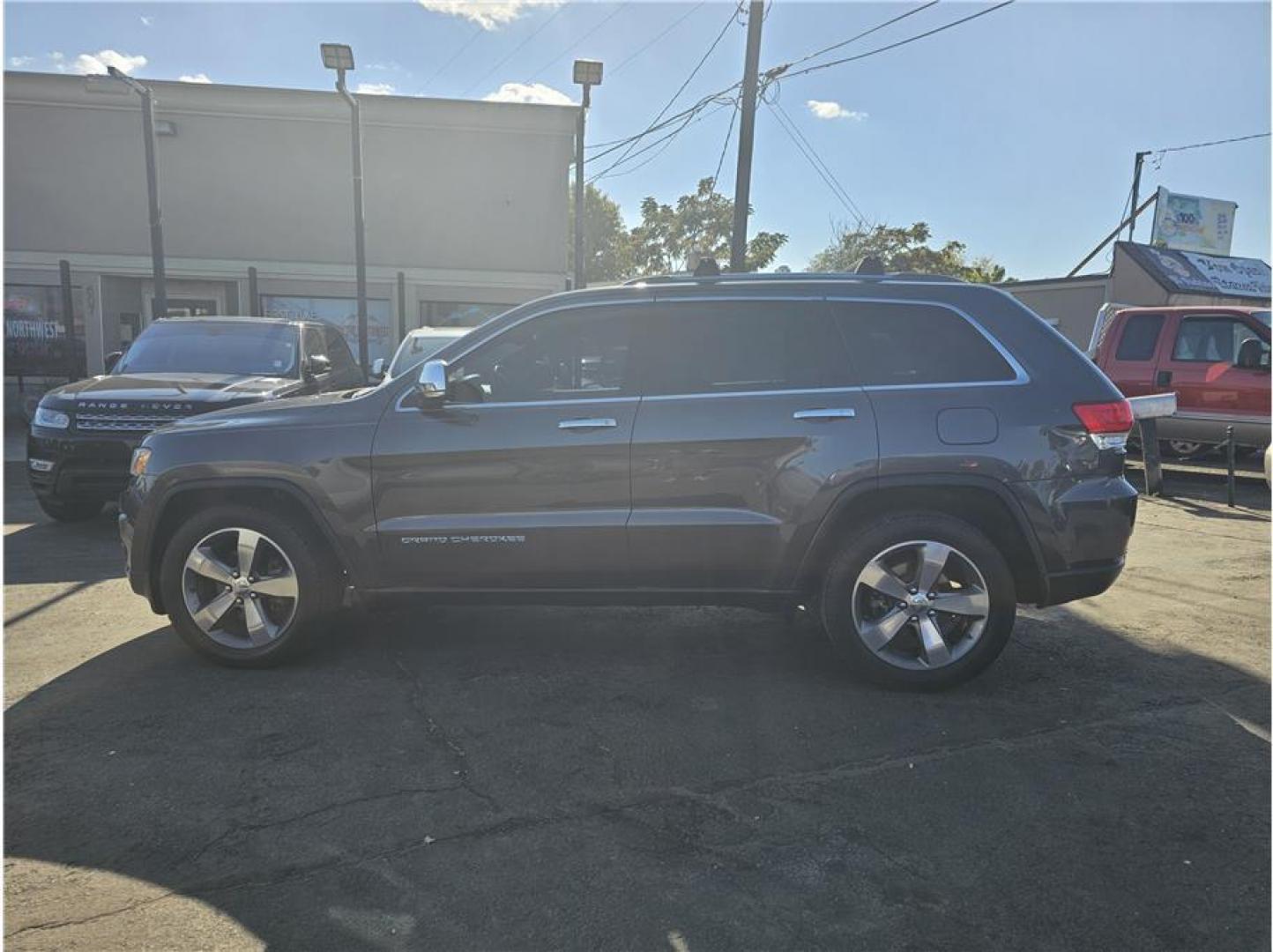 2016 Gray /No Color Jeep Grand Cherokee (1C4RJEBM6GC) with an V6, EcoDiesel, 3.0T engine, Automatic, 8-Spd transmission, located at 607 W Columbia Drive, Kennewick, WA, 99336, (509) 987-1069, 46.216743, -119.126404 - Photo#1