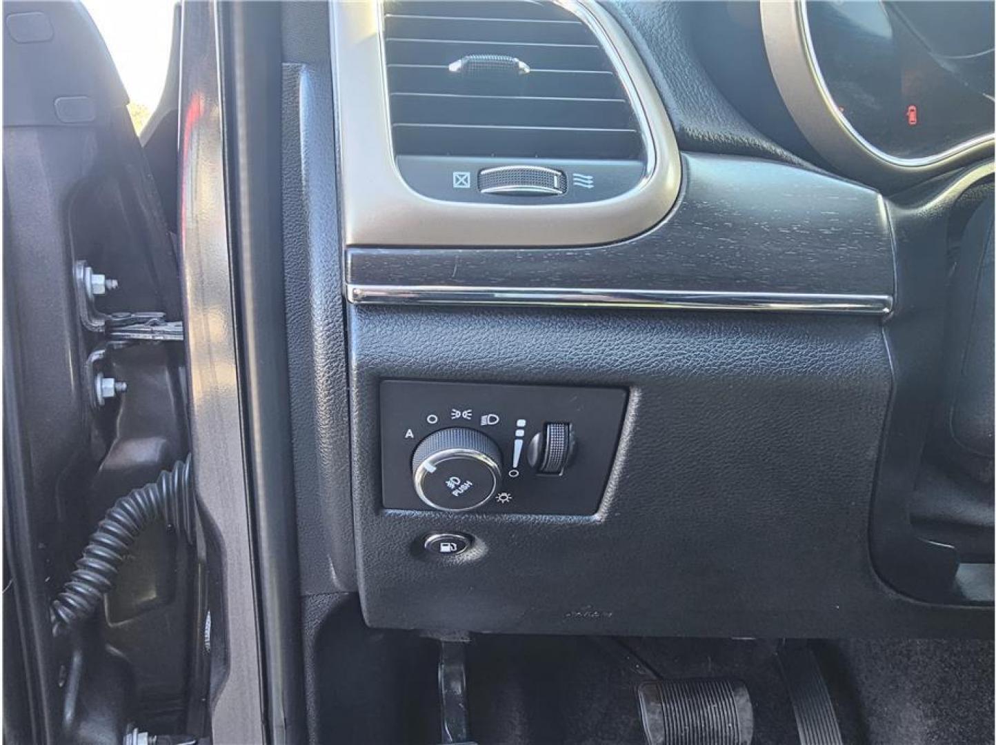 2016 Gray /No Color Jeep Grand Cherokee (1C4RJEBM6GC) with an V6, EcoDiesel, 3.0T engine, Automatic, 8-Spd transmission, located at 607 W Columbia Drive, Kennewick, WA, 99336, (509) 987-1069, 46.216743, -119.126404 - Photo#10