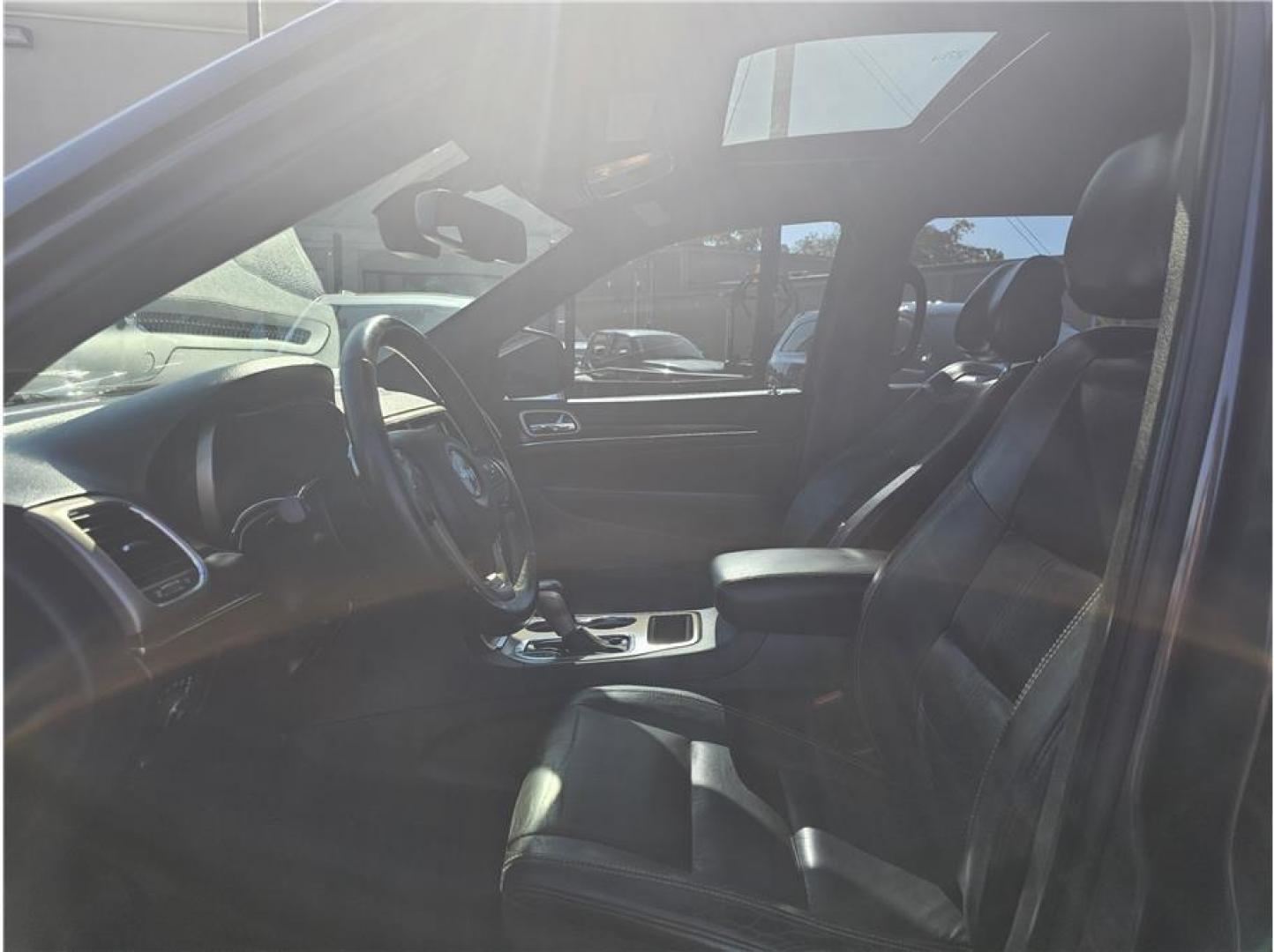 2016 Gray /No Color Jeep Grand Cherokee (1C4RJEBM6GC) with an V6, EcoDiesel, 3.0T engine, Automatic, 8-Spd transmission, located at 607 W Columbia Drive, Kennewick, WA, 99336, (509) 987-1069, 46.216743, -119.126404 - Photo#13