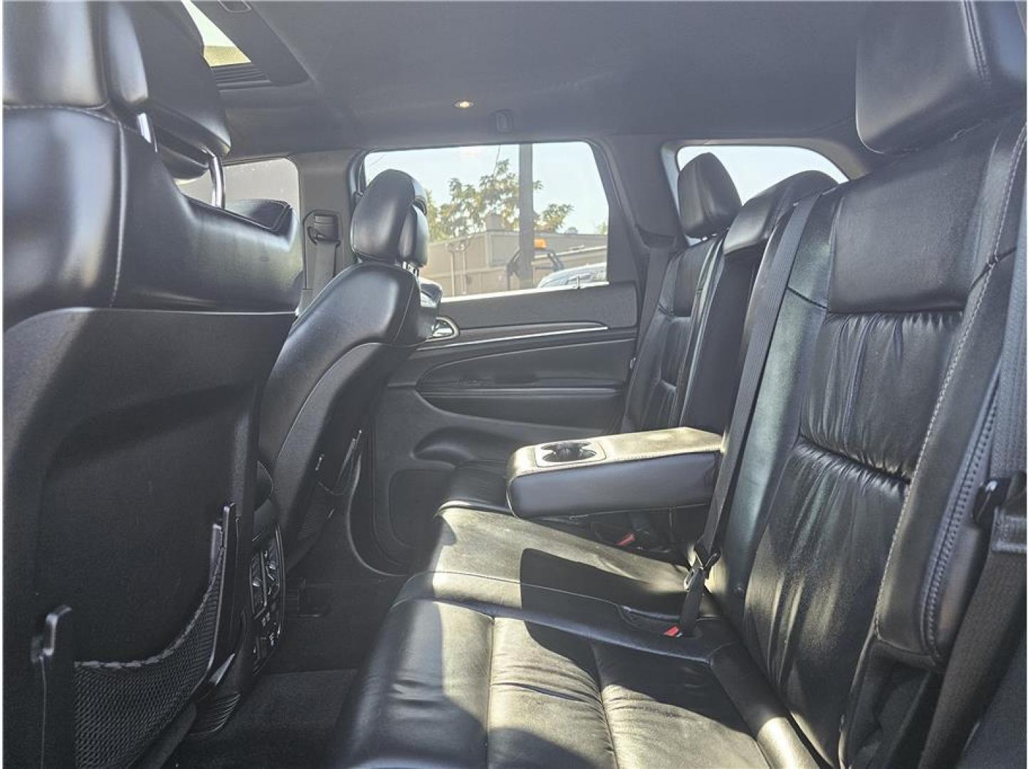 2016 Gray /No Color Jeep Grand Cherokee (1C4RJEBM6GC) with an V6, EcoDiesel, 3.0T engine, Automatic, 8-Spd transmission, located at 607 W Columbia Drive, Kennewick, WA, 99336, (509) 987-1069, 46.216743, -119.126404 - Photo#16