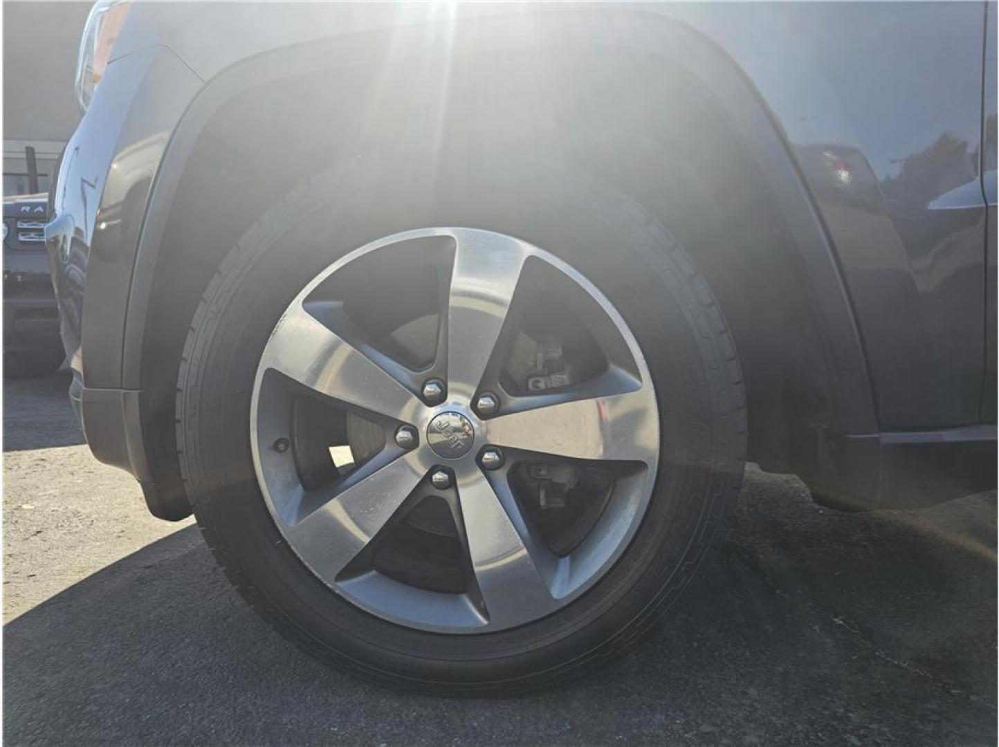 2016 Gray /No Color Jeep Grand Cherokee (1C4RJEBM6GC) with an V6, EcoDiesel, 3.0T engine, Automatic, 8-Spd transmission, located at 607 W Columbia Drive, Kennewick, WA, 99336, (509) 987-1069, 46.216743, -119.126404 - Photo#19