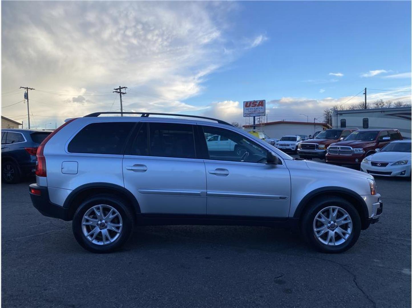 2006 Silver /No Color Volvo XC90 (YV4CZ852361) with an V8, 4.4 Liter engine, Automatic transmission, located at 607 W Columbia Drive, Kennewick, WA, 99336, (509) 987-1069, 46.216743, -119.126404 - Photo#3