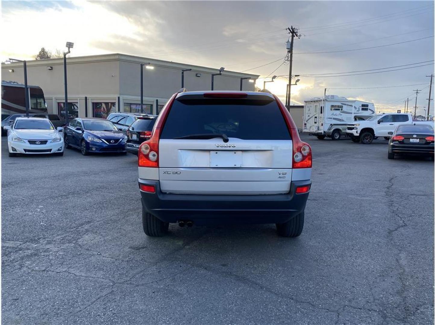 2006 Silver /No Color Volvo XC90 (YV4CZ852361) with an V8, 4.4 Liter engine, Automatic transmission, located at 607 W Columbia Drive, Kennewick, WA, 99336, (509) 987-1069, 46.216743, -119.126404 - Photo#5