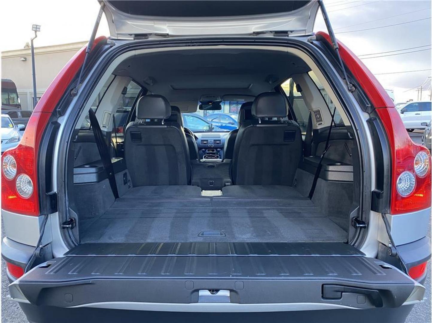 2006 Silver /No Color Volvo XC90 (YV4CZ852361) with an V8, 4.4 Liter engine, Automatic transmission, located at 607 W Columbia Drive, Kennewick, WA, 99336, (509) 987-1069, 46.216743, -119.126404 - Photo#7