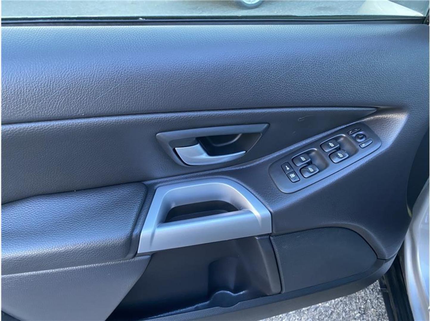 2006 Silver /No Color Volvo XC90 (YV4CZ852361) with an V8, 4.4 Liter engine, Automatic transmission, located at 607 W Columbia Drive, Kennewick, WA, 99336, (509) 987-1069, 46.216743, -119.126404 - Photo#11