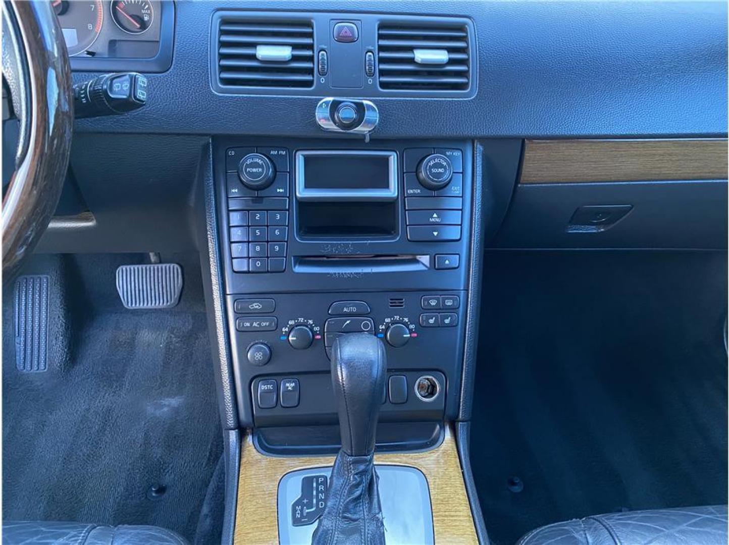 2006 Silver /No Color Volvo XC90 (YV4CZ852361) with an V8, 4.4 Liter engine, Automatic transmission, located at 607 W Columbia Drive, Kennewick, WA, 99336, (509) 987-1069, 46.216743, -119.126404 - Photo#14