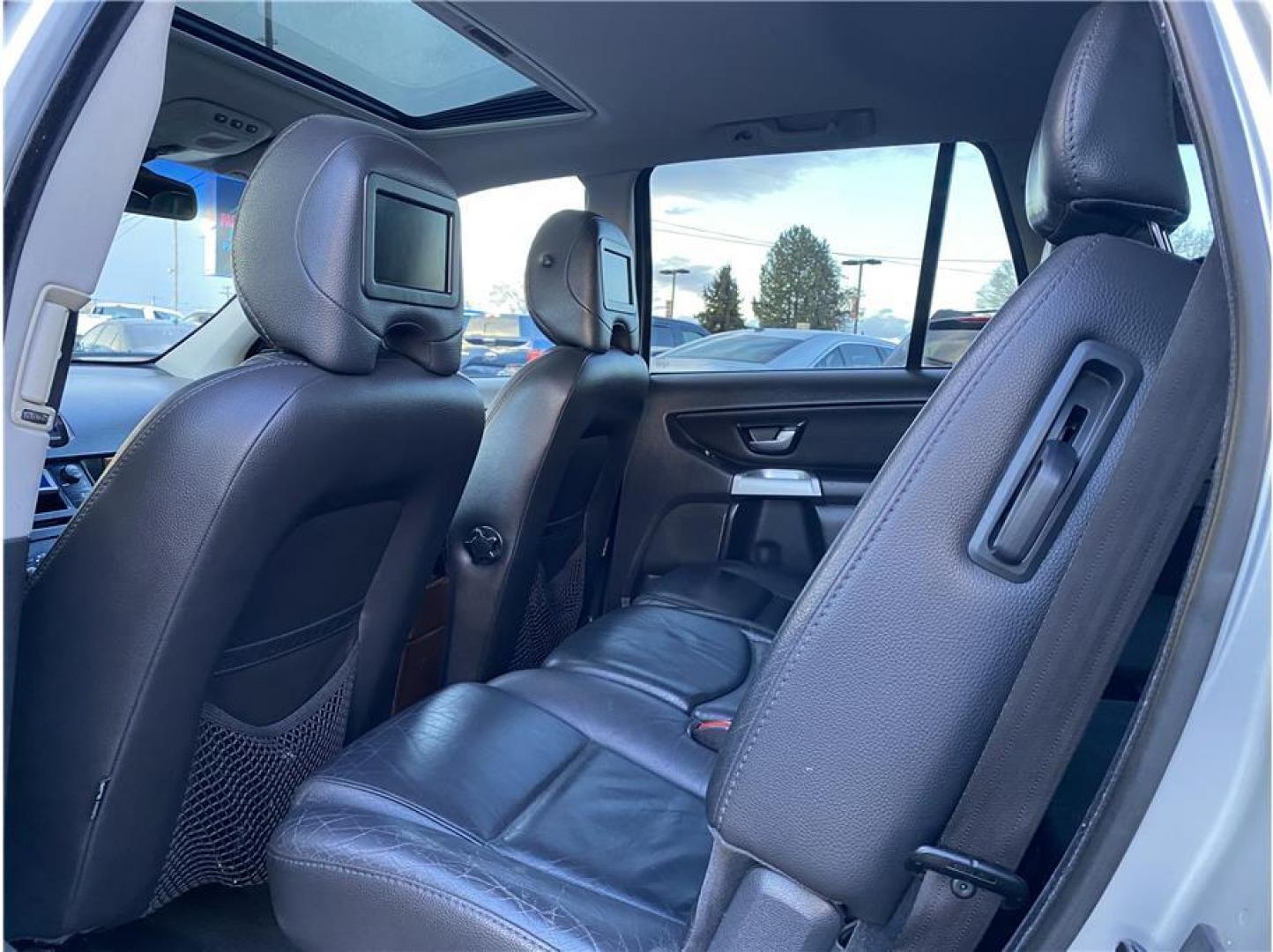 2006 Silver /No Color Volvo XC90 (YV4CZ852361) with an V8, 4.4 Liter engine, Automatic transmission, located at 607 W Columbia Drive, Kennewick, WA, 99336, (509) 987-1069, 46.216743, -119.126404 - Photo#18