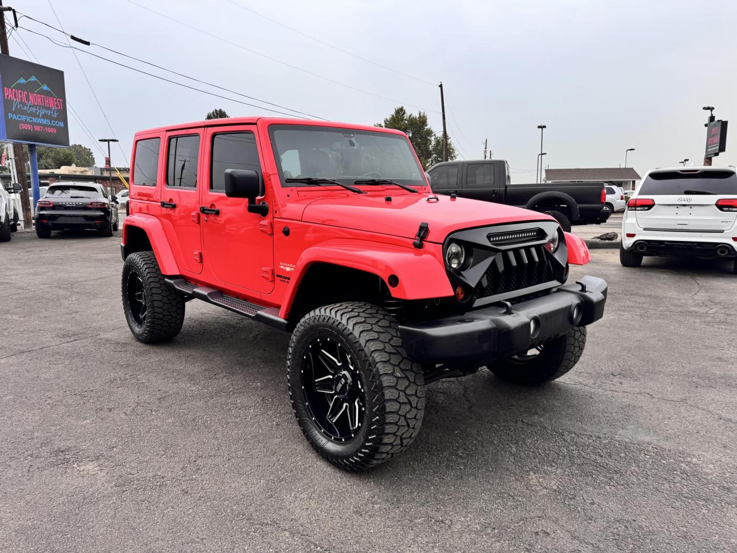 2013 Red /No Color Jeep Wrangler (1C4BJWEGXDL) with an V6, 3.6 Liter engine, Automatic, 5-Spd transmission, located at 607 W Columbia Drive, Kennewick, WA, 99336, (509) 987-1069, 46.216743, -119.126404 - Photo#4