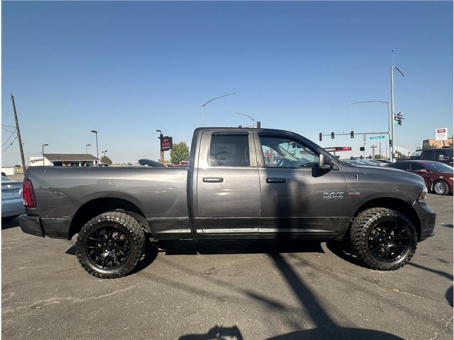 2014 Gray /No Color Ram 1500 Quad Cab (1C6RR7HT9ES) with an V8, HEMI, 5.7 Liter engine, Automatic, 8-Spd transmission, located at 607 W Columbia Drive, Kennewick, WA, 99336, (509) 987-1069, 46.216743, -119.126404 - Photo#6