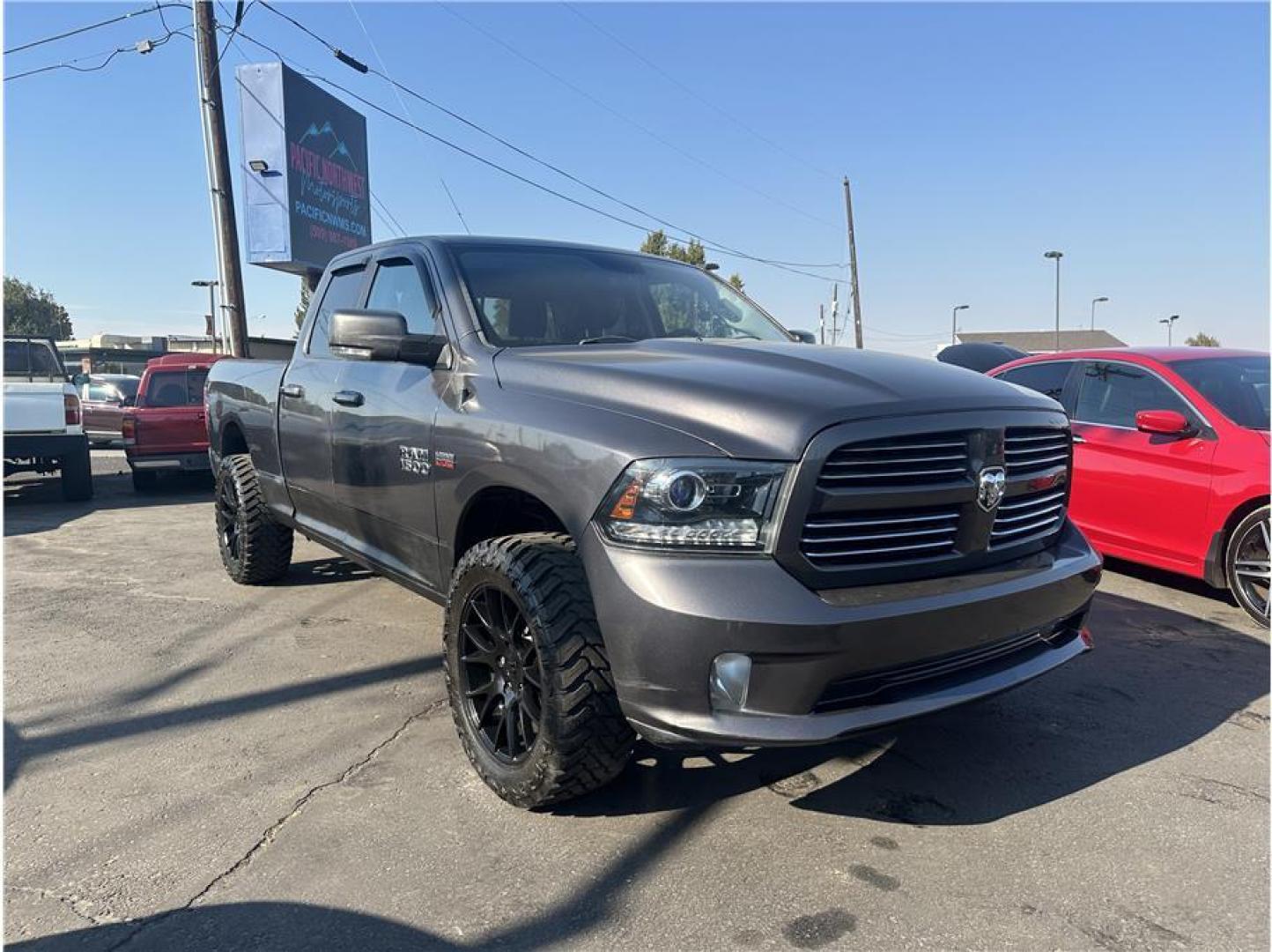 2014 Gray /No Color Ram 1500 Quad Cab (1C6RR7HT9ES) with an V8, HEMI, 5.7 Liter engine, Automatic, 8-Spd transmission, located at 607 W Columbia Drive, Kennewick, WA, 99336, (509) 987-1069, 46.216743, -119.126404 - Photo#7