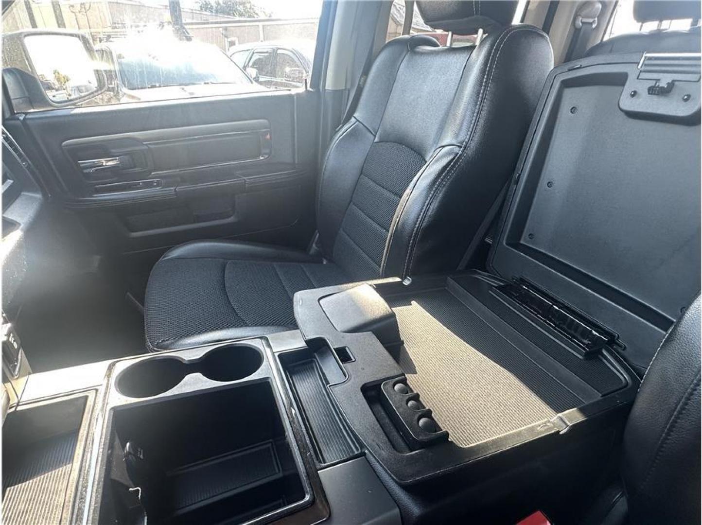 2014 Gray /No Color Ram 1500 Quad Cab (1C6RR7HT9ES) with an V8, HEMI, 5.7 Liter engine, Automatic, 8-Spd transmission, located at 607 W Columbia Drive, Kennewick, WA, 99336, (509) 987-1069, 46.216743, -119.126404 - Photo#15