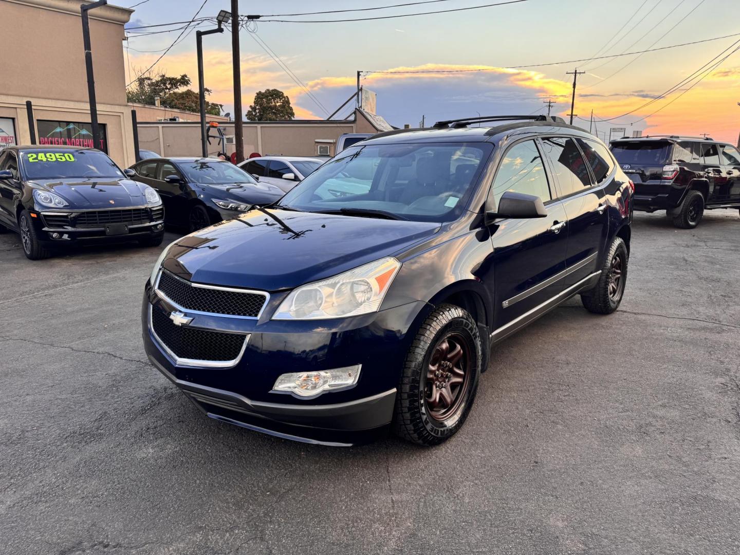 2010 Blue /No Color Chevrolet Traverse (1GNLVEED7AS) with an V6, 3.6 Liter engine, Automatic, 6-Spd w/Overdrive and Shift Control transmission, located at 607 W Columbia Drive, Kennewick, WA, 99336, (509) 987-1069, 46.216743, -119.126404 - Photo#0