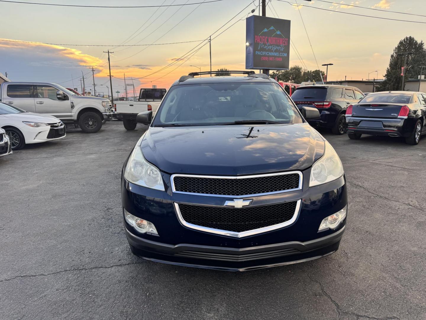 2010 Blue /No Color Chevrolet Traverse (1GNLVEED7AS) with an V6, 3.6 Liter engine, Automatic, 6-Spd w/Overdrive and Shift Control transmission, located at 607 W Columbia Drive, Kennewick, WA, 99336, (509) 987-1069, 46.216743, -119.126404 - Photo#8