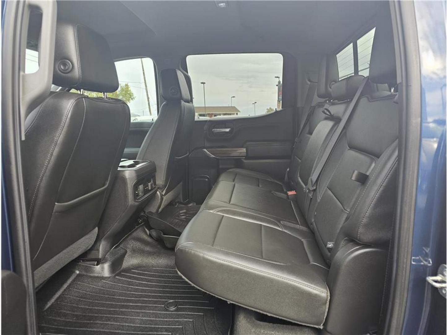 2019 Blue /No Color Chevrolet Silverado 1500 Crew Cab (1GCUYEEDXKZ) with an V8, EcoTec3, DFM, 5.3 Liter engine, Automatic, 8-Spd w/Overdrive transmission, located at 607 W Columbia Drive, Kennewick, WA, 99336, (509) 987-1069, 46.216743, -119.126404 - Photo#15