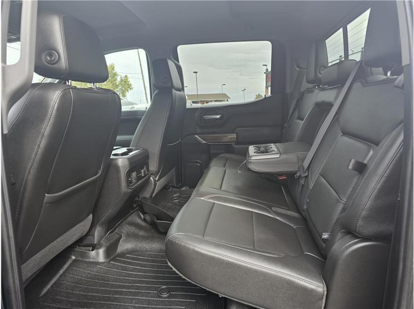 2019 Blue /No Color Chevrolet Silverado 1500 Crew Cab (1GCUYEEDXKZ) with an V8, EcoTec3, DFM, 5.3 Liter engine, Automatic, 8-Spd w/Overdrive transmission, located at 607 W Columbia Drive, Kennewick, WA, 99336, (509) 987-1069, 46.216743, -119.126404 - Photo#16