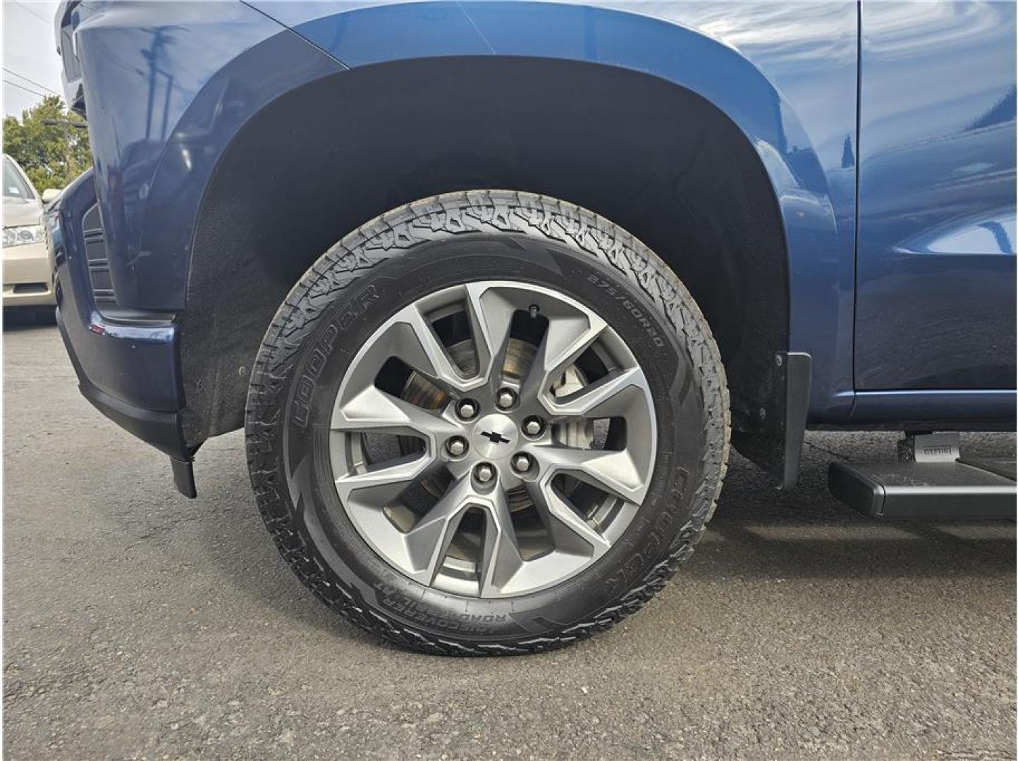 2019 Blue /No Color Chevrolet Silverado 1500 Crew Cab (1GCUYEEDXKZ) with an V8, EcoTec3, DFM, 5.3 Liter engine, Automatic, 8-Spd w/Overdrive transmission, located at 607 W Columbia Drive, Kennewick, WA, 99336, (509) 987-1069, 46.216743, -119.126404 - Photo#20
