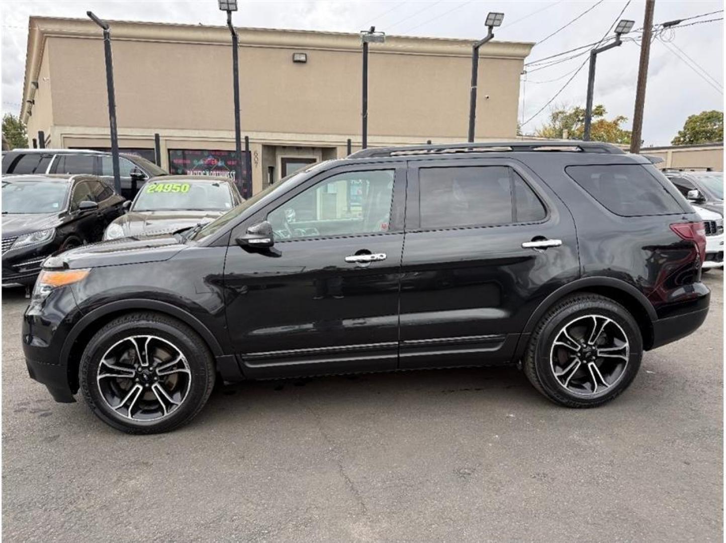2014 Black /No Color Ford Explorer (1FM5K8GT5EG) with an V6, EcoBoost, Twin Turbo, 3.5 Liter engine, Auto, 6-Spd SelectShift transmission, located at 607 W Columbia Drive, Kennewick, WA, 99336, (509) 987-1069, 46.216743, -119.126404 - Photo#2
