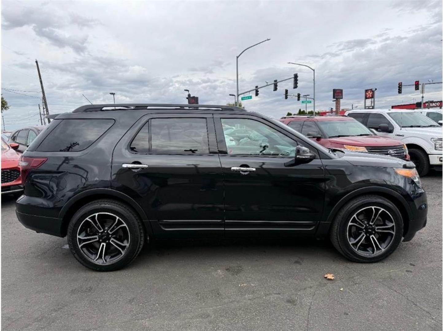 2014 Black /No Color Ford Explorer (1FM5K8GT5EG) with an V6, EcoBoost, Twin Turbo, 3.5 Liter engine, Auto, 6-Spd SelectShift transmission, located at 607 W Columbia Drive, Kennewick, WA, 99336, (509) 987-1069, 46.216743, -119.126404 - Photo#7