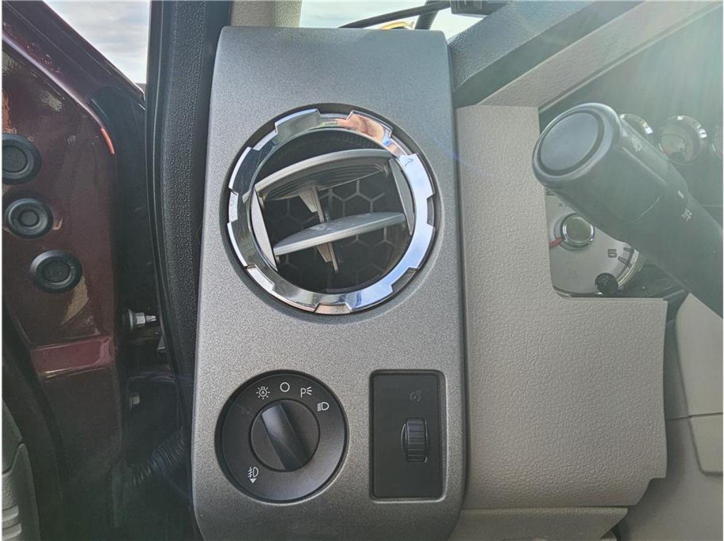 2010 Burgundy /No Color Ford F250 Super Duty Crew Cab (1FTSW2BR0AE) with an V8, Turbo Dsl 6.4L engine, Automatic, 5-Spd w/Overdrive transmission, located at 607 W Columbia Drive, Kennewick, WA, 99336, (509) 987-1069, 46.216743, -119.126404 - Photo#9