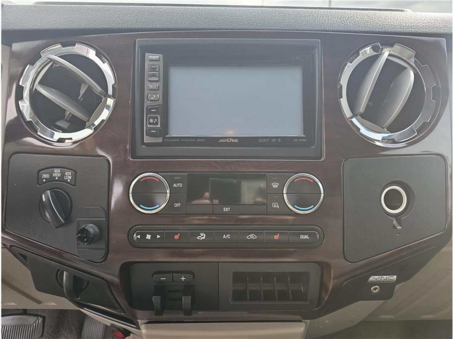 2010 Burgundy /No Color Ford F250 Super Duty Crew Cab (1FTSW2BR0AE) with an V8, Turbo Dsl 6.4L engine, Automatic, 5-Spd w/Overdrive transmission, located at 607 W Columbia Drive, Kennewick, WA, 99336, (509) 987-1069, 46.216743, -119.126404 - Photo#11