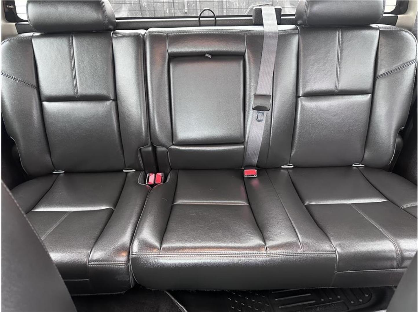 2013 White /No Color GMC Sierra 3500 HD Crew Cab (1GT424C86DF) with an V8, Turbo Diesel, 6.6 Liter engine, Auto, 6-Spd Allison w/OD transmission, located at 607 W Columbia Drive, Kennewick, WA, 99336, (509) 987-1069, 46.216743, -119.126404 - Photo#16