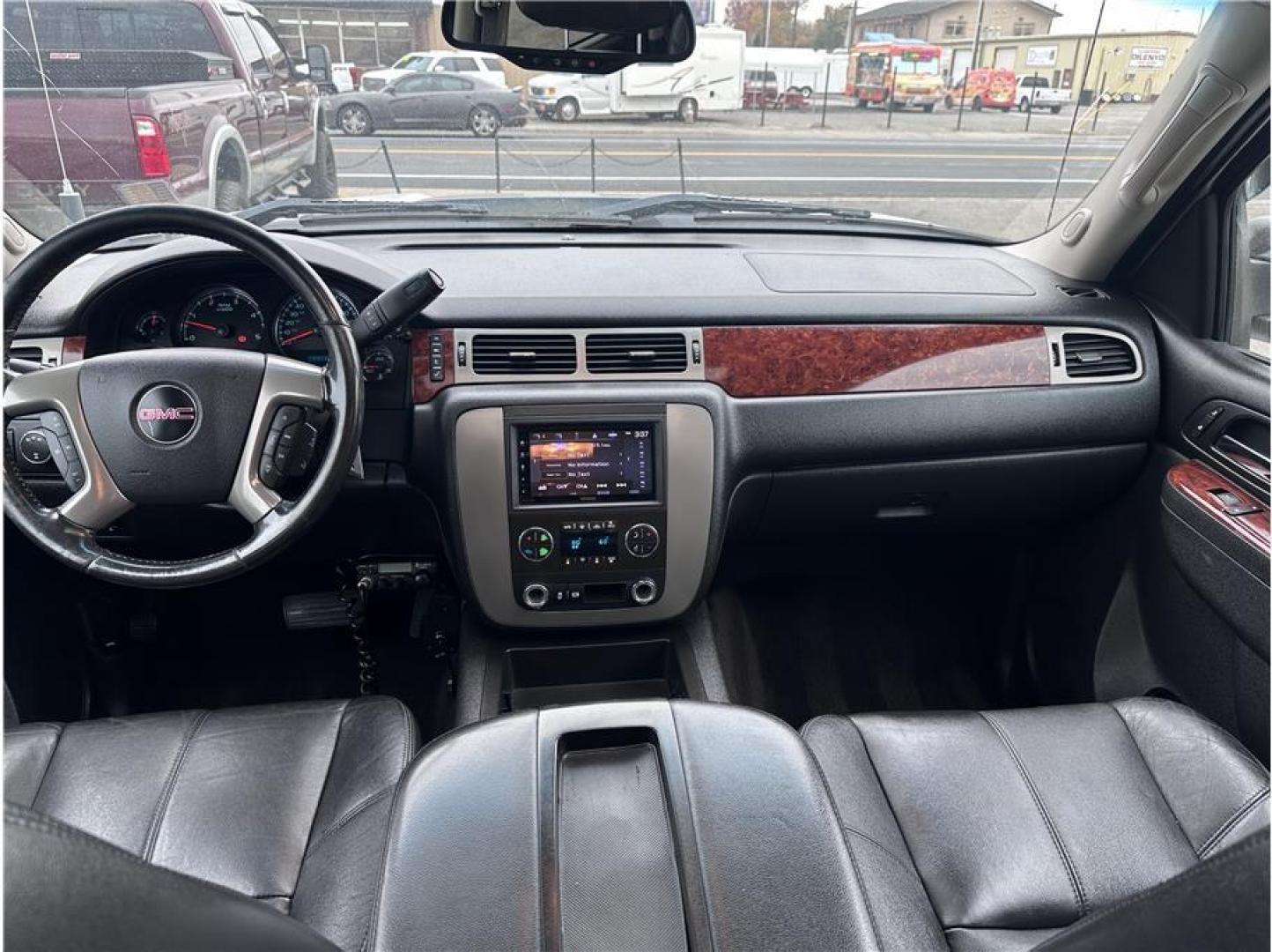 2013 White /No Color GMC Sierra 3500 HD Crew Cab (1GT424C86DF) with an V8, Turbo Diesel, 6.6 Liter engine, Auto, 6-Spd Allison w/OD transmission, located at 607 W Columbia Drive, Kennewick, WA, 99336, (509) 987-1069, 46.216743, -119.126404 - Photo#20