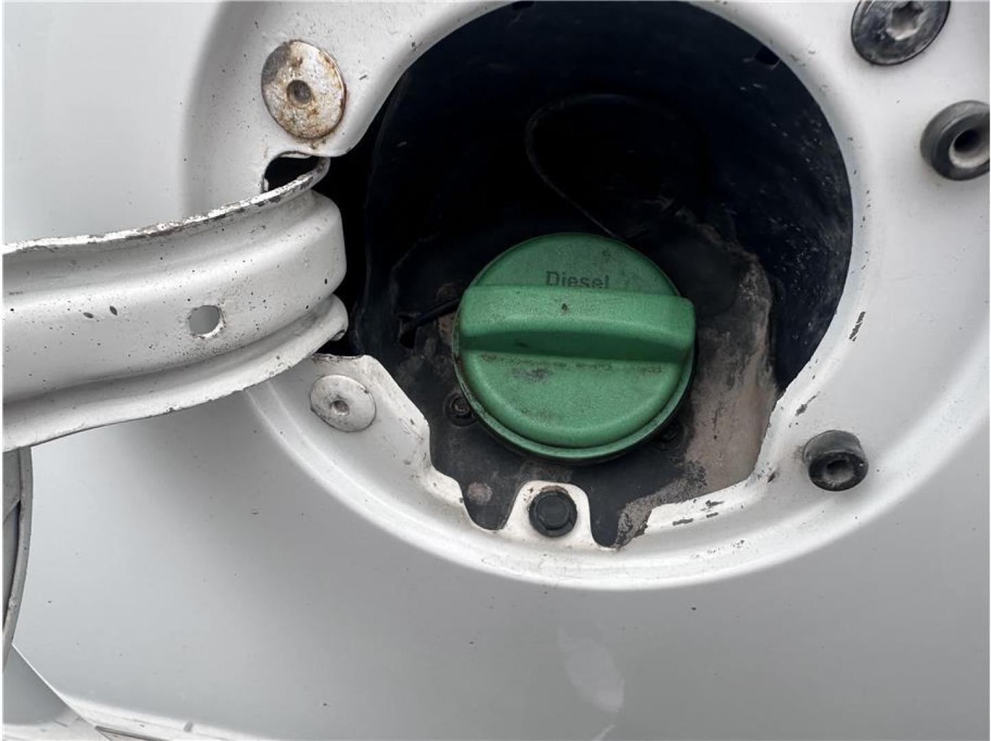 2013 White /No Color GMC Sierra 3500 HD Crew Cab (1GT424C86DF) with an V8, Turbo Diesel, 6.6 Liter engine, Auto, 6-Spd Allison w/OD transmission, located at 607 W Columbia Drive, Kennewick, WA, 99336, (509) 987-1069, 46.216743, -119.126404 - Photo#21