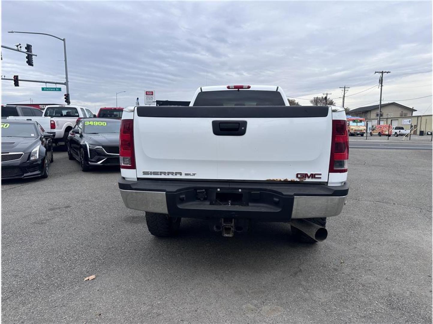 2013 White /No Color GMC Sierra 3500 HD Crew Cab (1GT424C86DF) with an V8, Turbo Diesel, 6.6 Liter engine, Auto, 6-Spd Allison w/OD transmission, located at 607 W Columbia Drive, Kennewick, WA, 99336, (509) 987-1069, 46.216743, -119.126404 - Photo#3