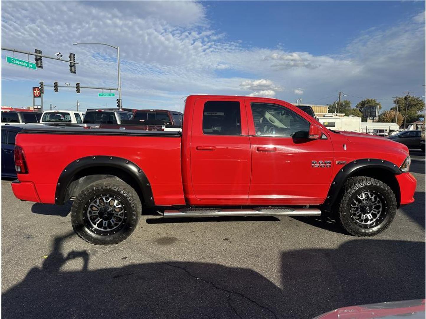 2013 Red /No Color Ram 1500 Quad Cab (1C6RR7HT7DS) with an V8, HEMI, 5.7 Liter engine, Automatic, 8-Spd transmission, located at 607 W Columbia Drive, Kennewick, WA, 99336, (509) 987-1069, 46.216743, -119.126404 - Photo#6