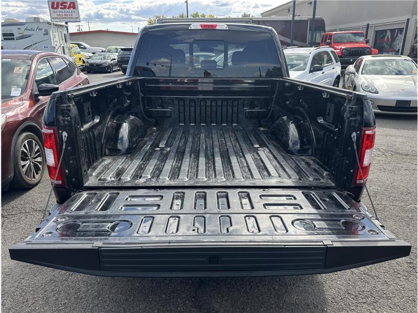 2018 Black /No Color Ford F150 SuperCrew Cab (1FTEW1EG2JF) with an V6, EcoBoost, TT, 3.5L engine, Auto, 10-Spd Spt Mode transmission, located at 607 W Columbia Drive, Kennewick, WA, 99336, (509) 987-1069, 46.216743, -119.126404 - Photo#6